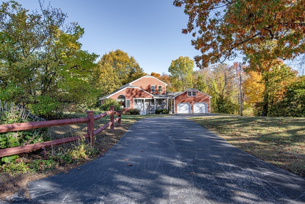 Dracut, Massachusetts, 01826, United States, 3 Bedrooms Bedrooms, ,2 BathroomsBathrooms,Residential,For Sale,1982385