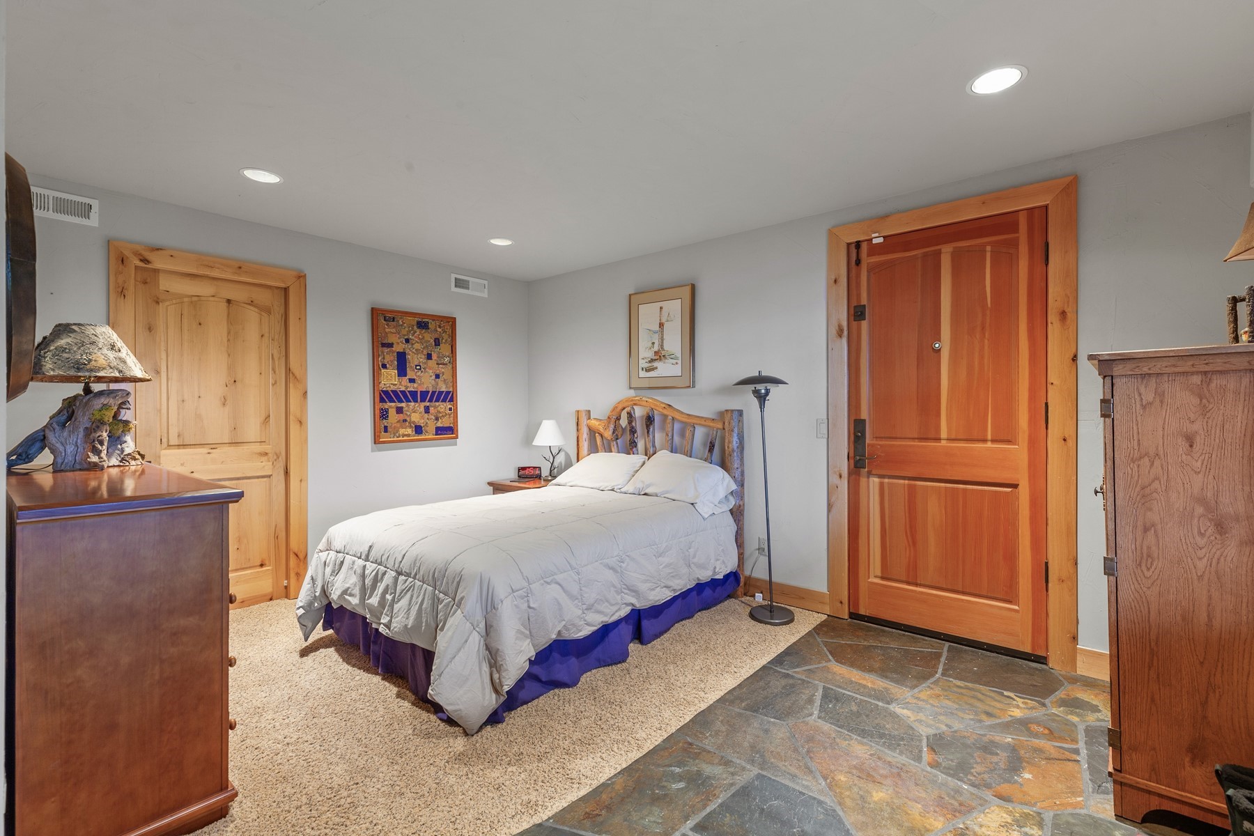  Log Estate overlooking Lake Coeur d