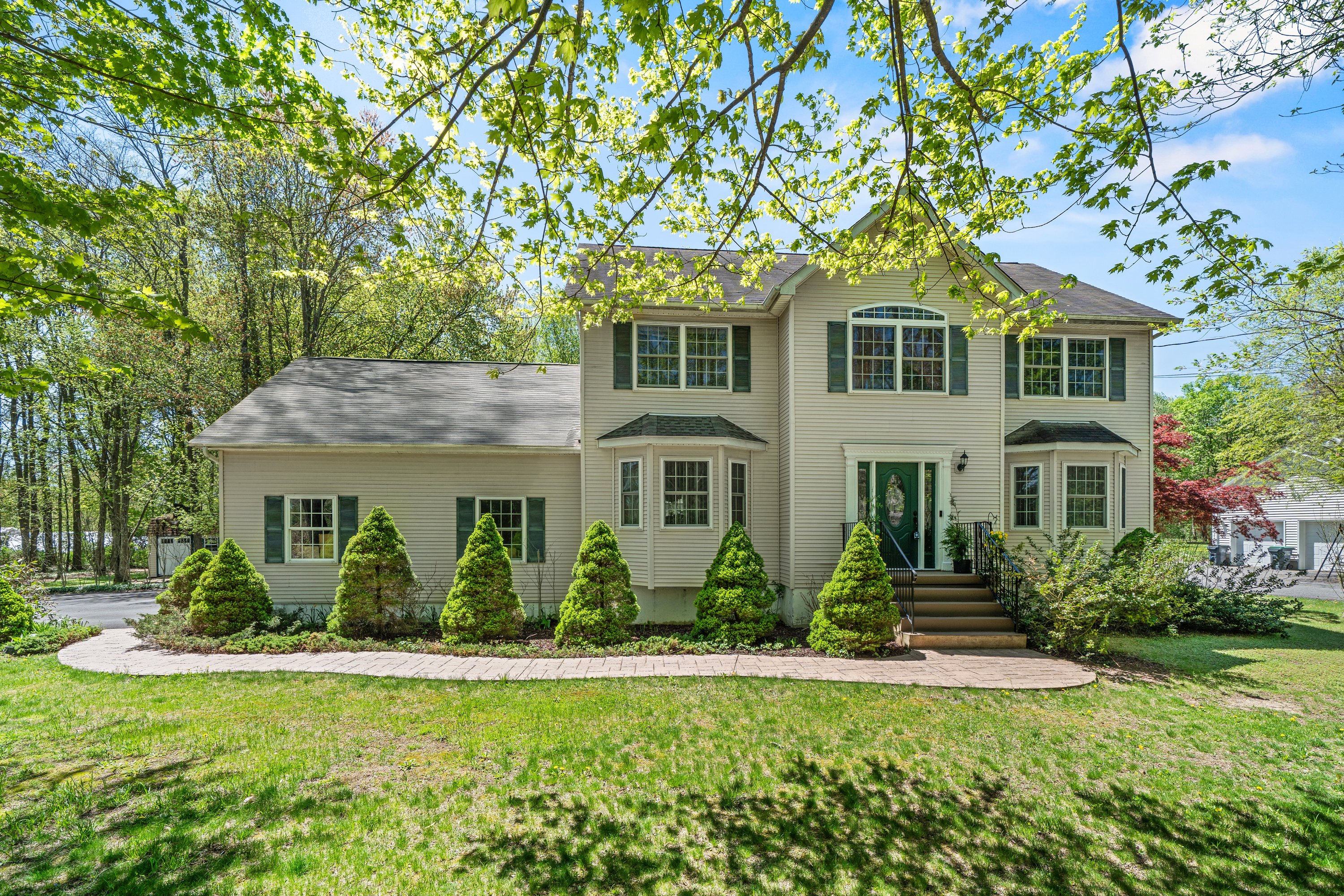 Middletown, New York, 10941, United States, 4 Bedrooms Bedrooms, ,3 BathroomsBathrooms,Residential,For Sale,1861085