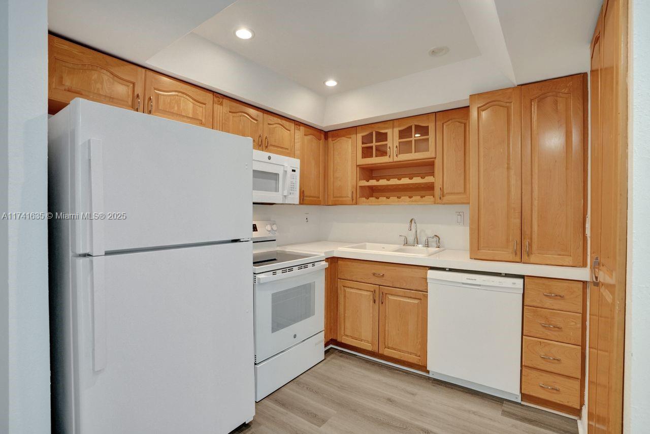 Miami, Florida, 33131, United States, 2 Bedrooms Bedrooms, ,2 BathroomsBathrooms,Residential,For Sale,1705612