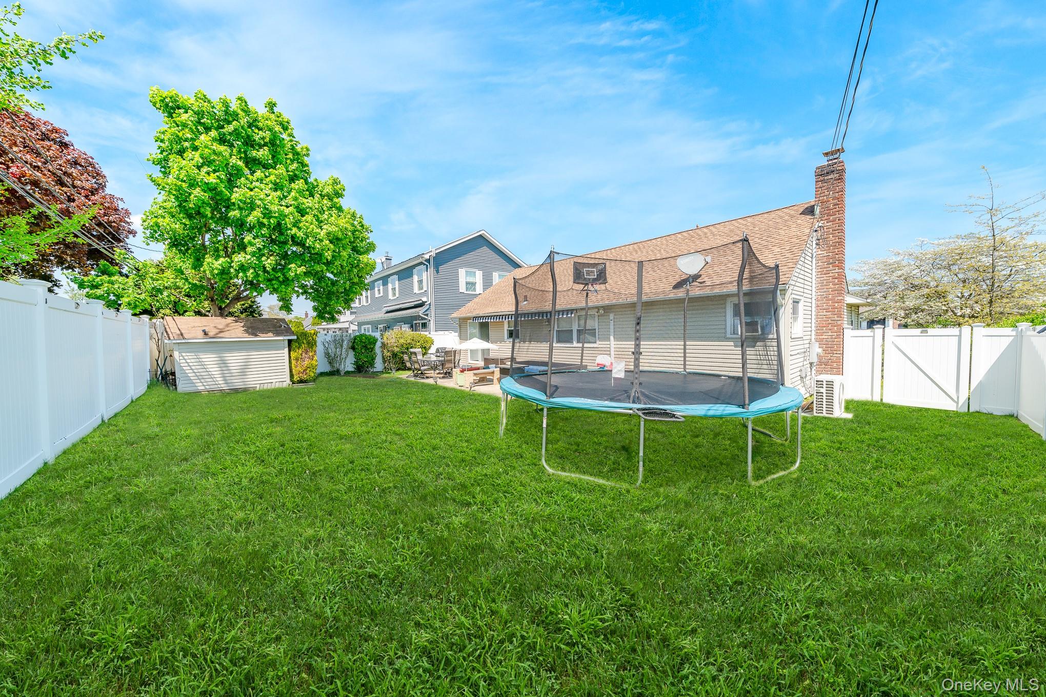Bethpage, New York, 11714, United States, 3 Bedrooms Bedrooms, ,2 BathroomsBathrooms,Residential,For Sale,2048491