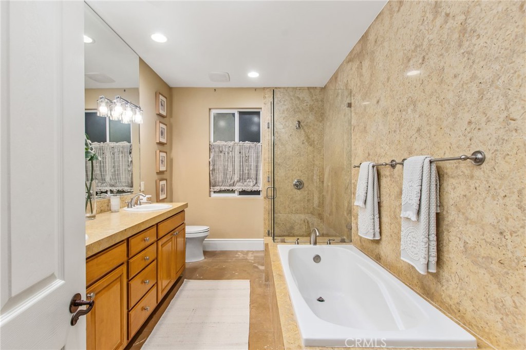 San Diego, California, 92107, United States, 6 Bedrooms Bedrooms, ,5 BathroomsBathrooms,Residential,For Sale,1843009