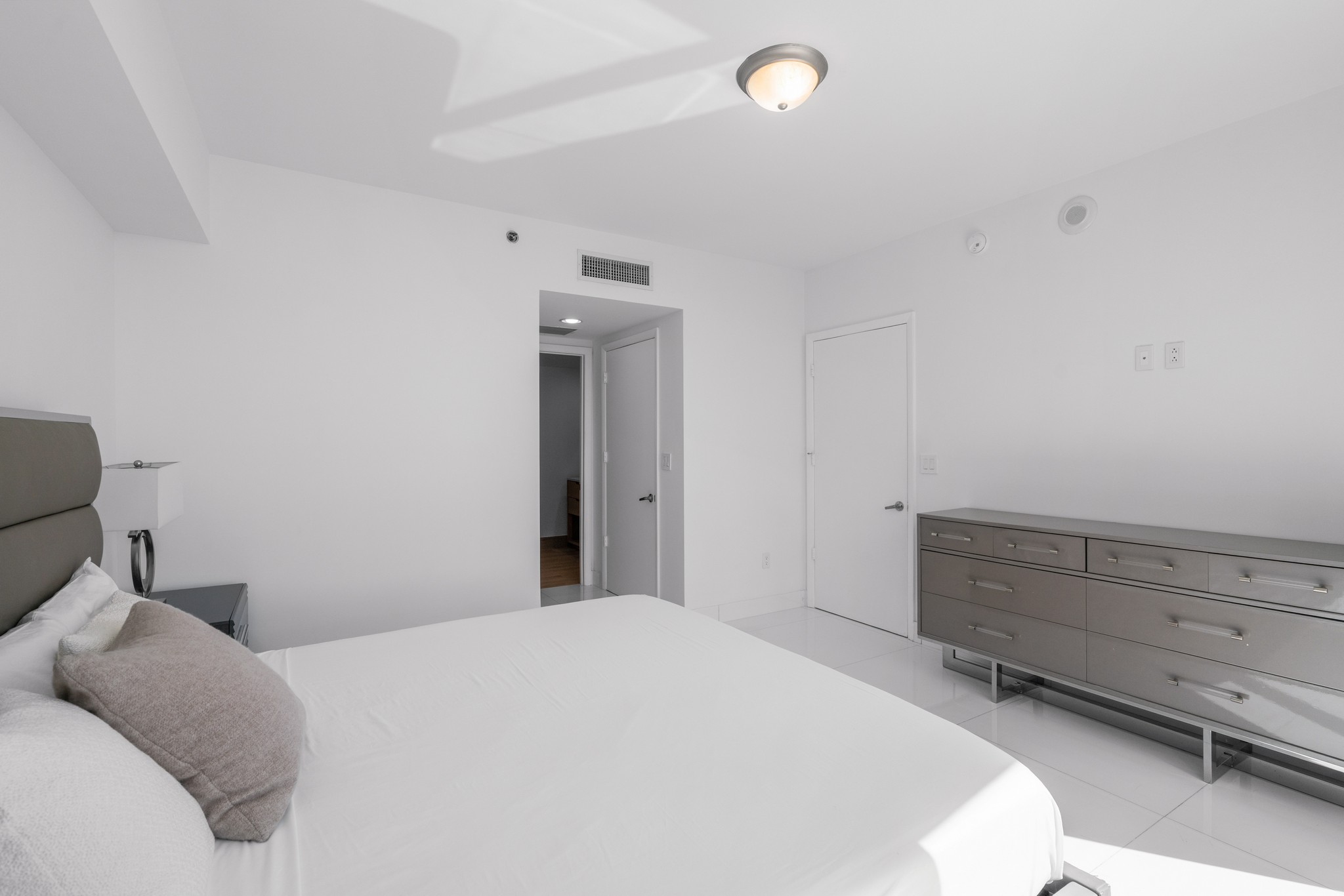  485 Brickell Ave, Miami, FL, 33131 - 物件實景