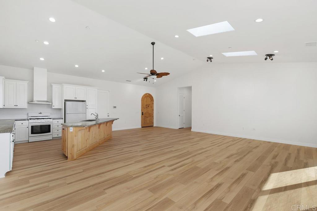 Bonsall, California, 92003, United States, 3 Bedrooms Bedrooms, ,2 BathroomsBathrooms,Residential,For Sale,1989367