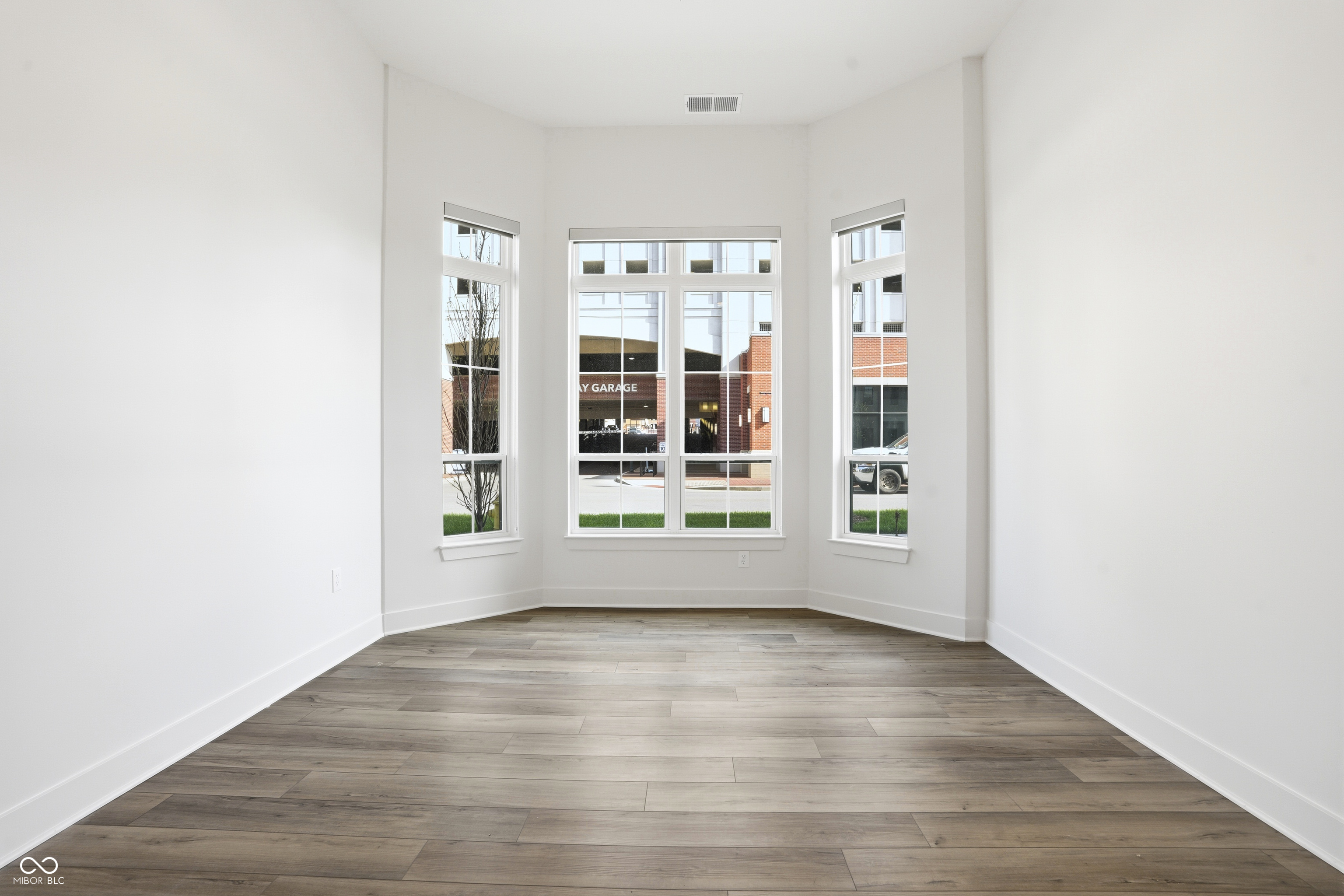 Carmel, Indiana, 46032, United States, 3 Bedrooms Bedrooms, ,2 BathroomsBathrooms,Residential,For Sale,2023703