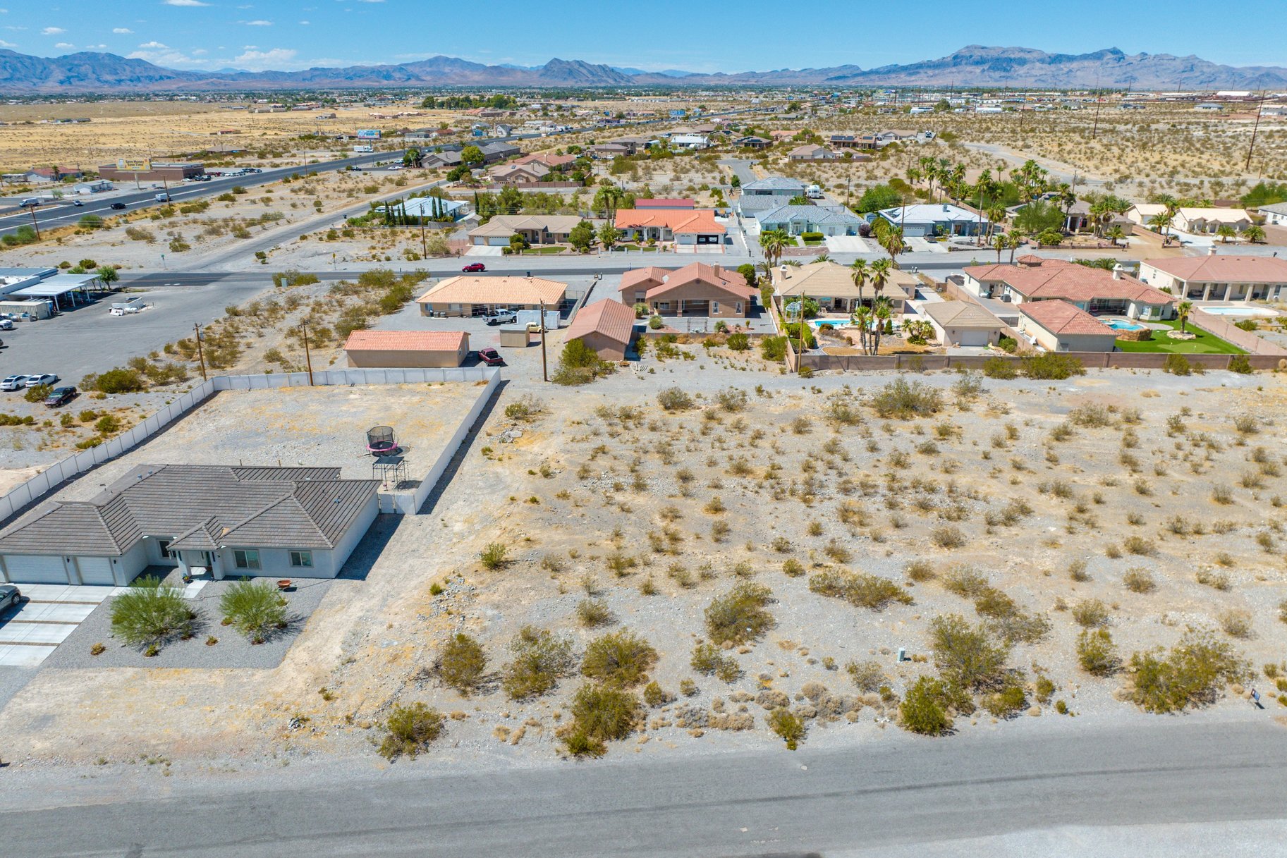  Expansive and Rare Oversized 0.58-Acre Parcel - 物件實景