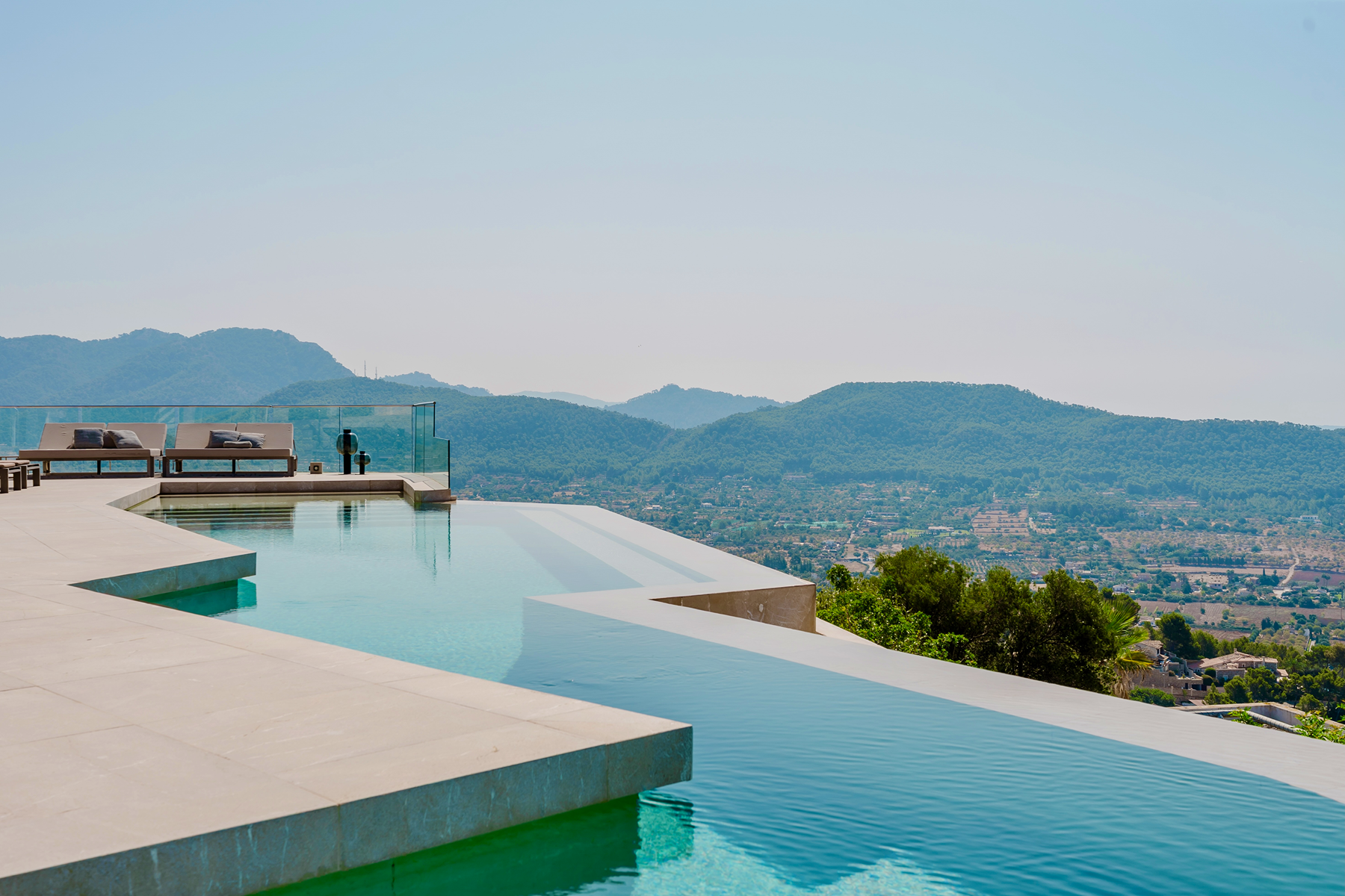  Modern-style villa with sea views in Port d