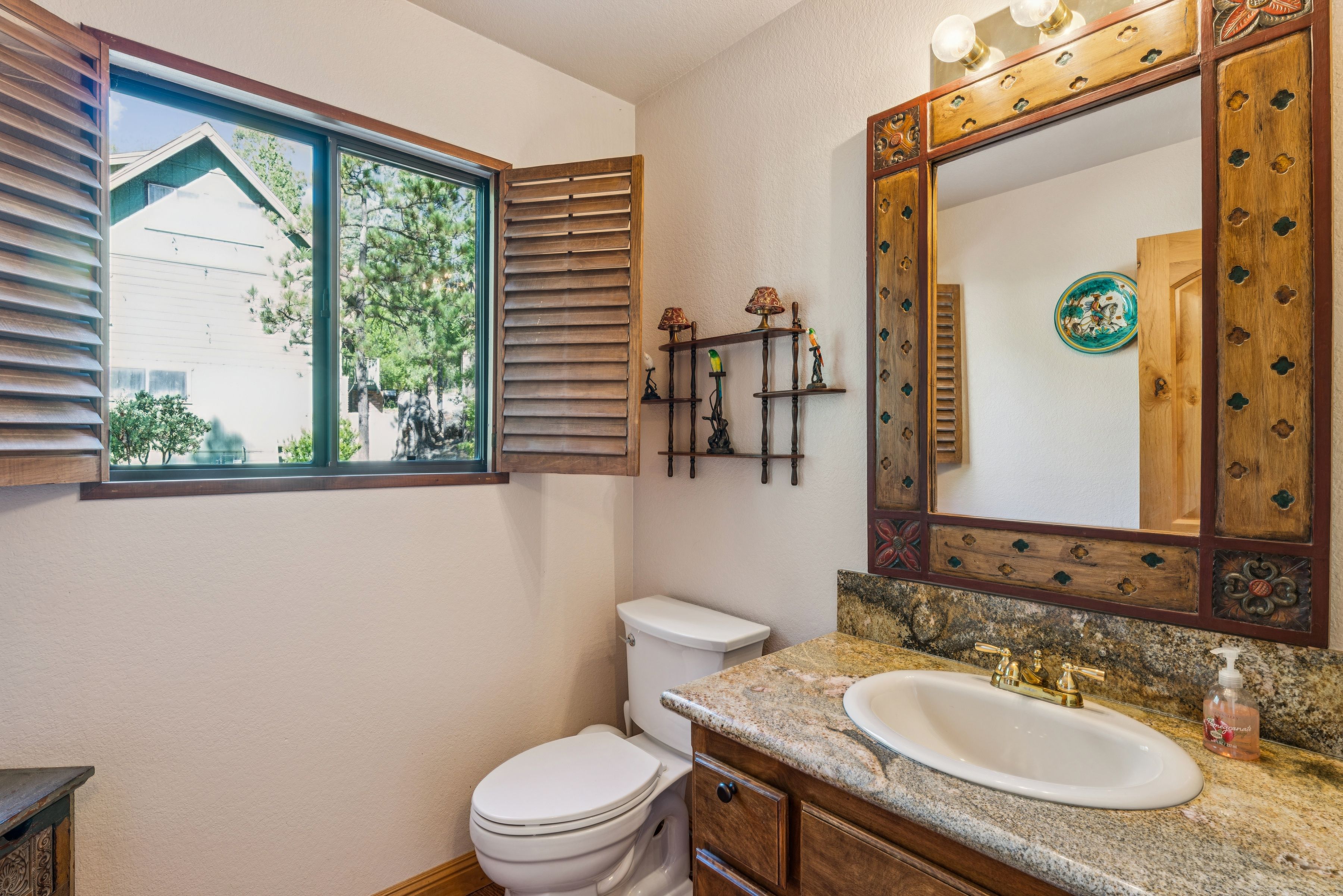  557 Brentwood Drive, Lake Arrowhead, CA 92352 - 物件實景