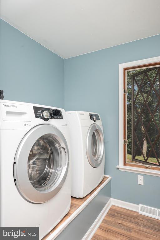 Reading, Pennsylvania, 19607, United States, 4 Bedrooms Bedrooms, ,4 BathroomsBathrooms,Residential,For Sale,1951295