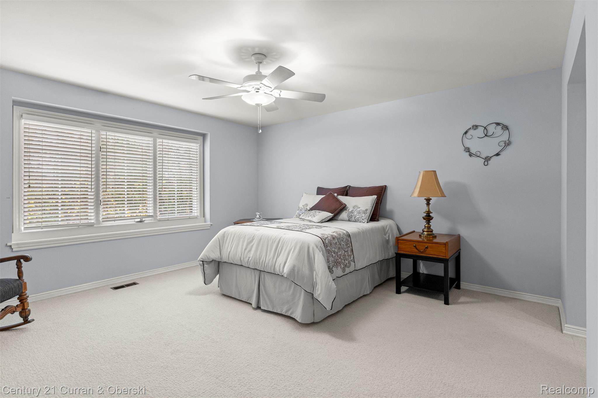 Shelby Charter Township, Michigan, 48316, United States, 2 Bedrooms Bedrooms, ,4 BathroomsBathrooms,Residential,For Sale,1977088