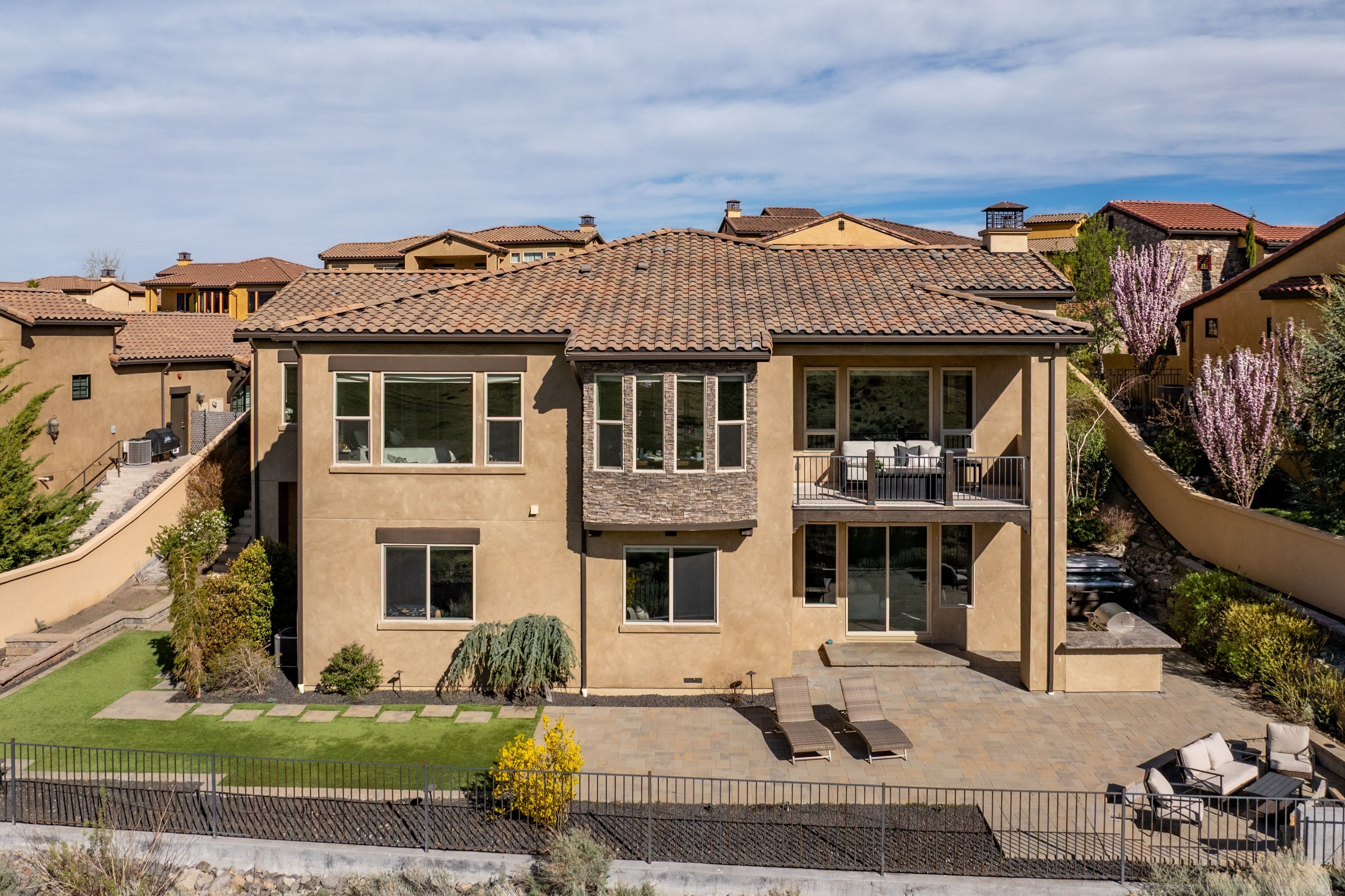  Luxurious Modern Farmhouse with Breathtaking Views - 物件實景