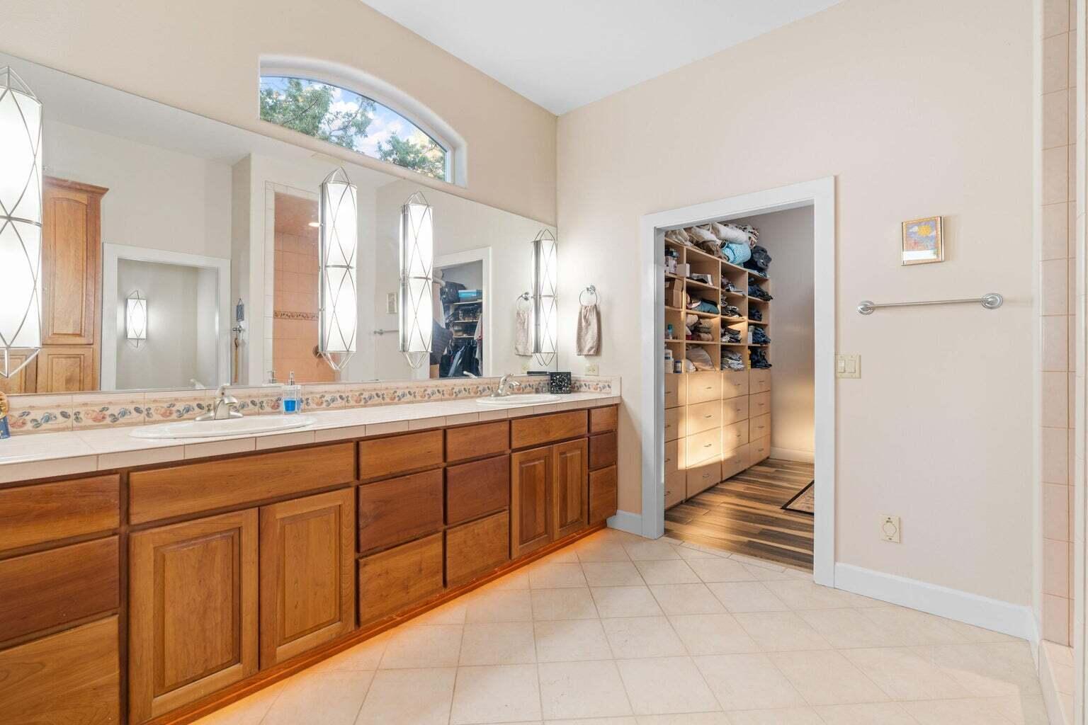 Powell Butte, Oregon, 97753, United States, 3 Bedrooms Bedrooms, ,4 BathroomsBathrooms,Residential,For Sale,1818290