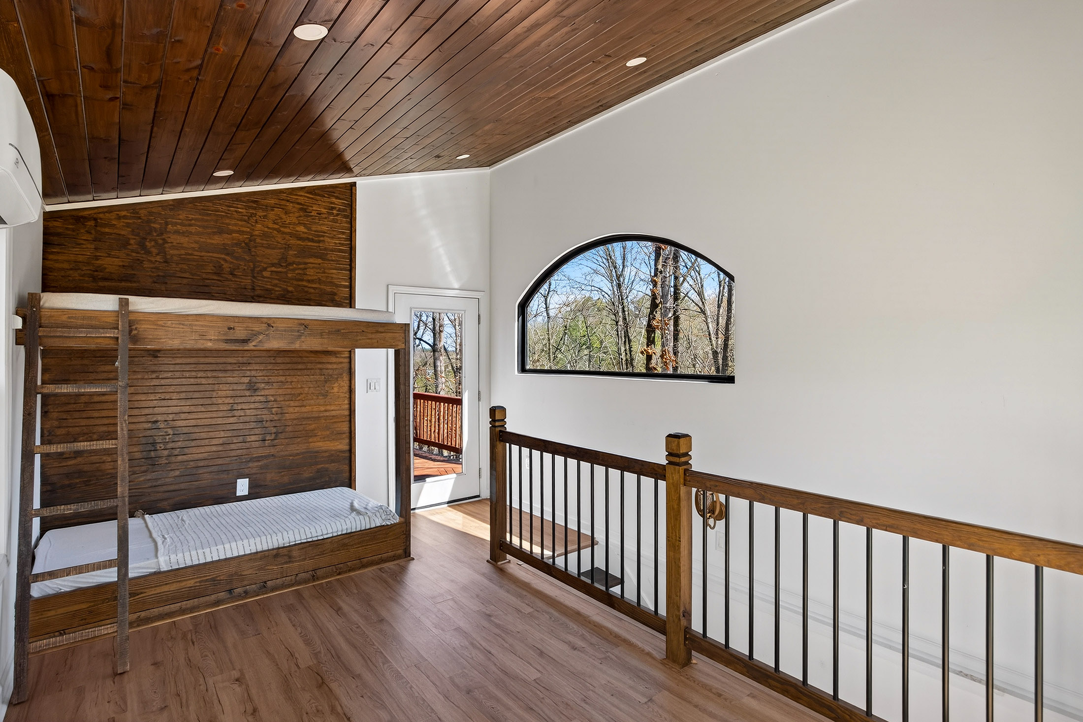  Exceptional Gated Estate with Resort-caliber Grounds - 物件實景