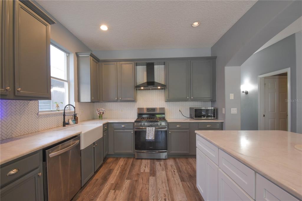 Orlando, Florida, 32828, United States, 4 Bedrooms Bedrooms, ,3 BathroomsBathrooms,Residential,For Sale,1902586