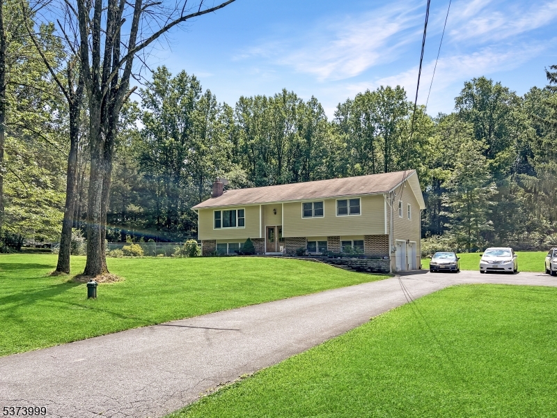 Franklin Twp., New Jersey, 07882, United States, 5 Bedrooms Bedrooms, ,3 BathroomsBathrooms,Residential,For Sale,1901717