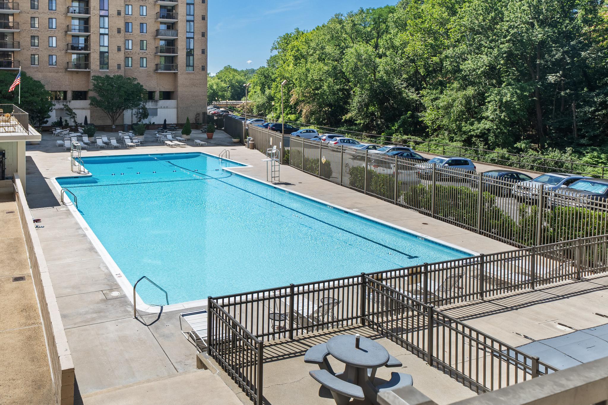  4600 S Four Mile Run Drive S, Arlington, VA, 22204 - 物件實景