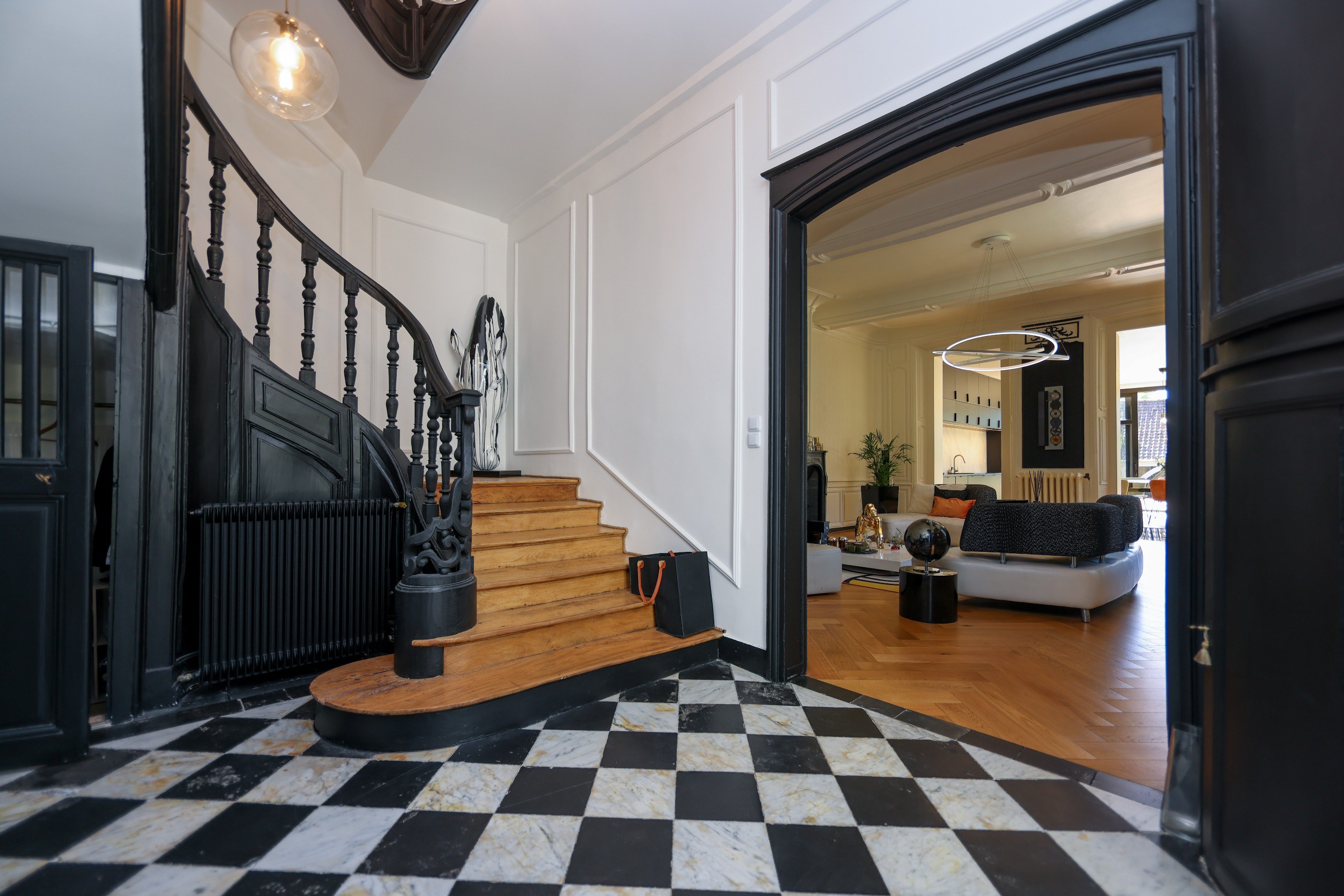  MONTREUIL AT THE FOOT OF THE RAMPARTS – A STUNNING 18TH-CENTURY MANSION - 物件實景