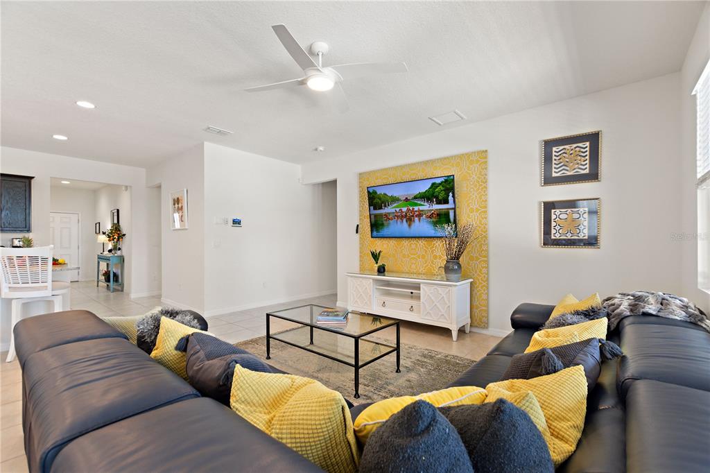 Davenport, Florida, 33837, United States, 7 Bedrooms Bedrooms, ,6 BathroomsBathrooms,Residential,For Sale,1883075