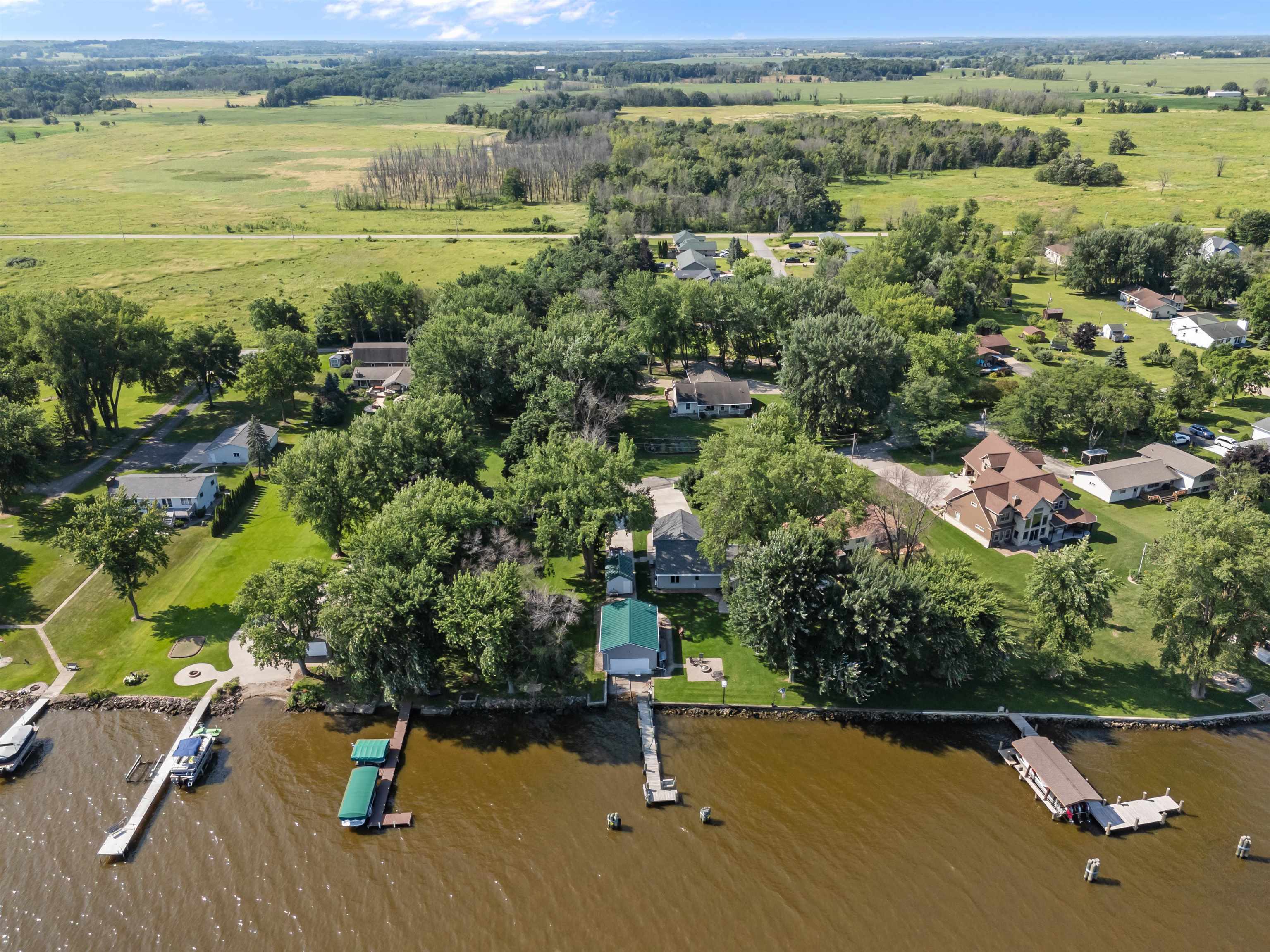 WINNECONNE, Wisconsin, 54986, United States, 2 Bedrooms Bedrooms, ,2 BathroomsBathrooms,Residential,For Sale,1926220