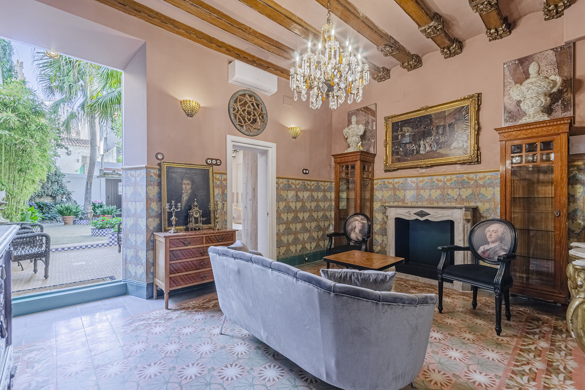  Modernist mansion designed by Domenech i Muntaner a few steps from the sea. - 物件實景