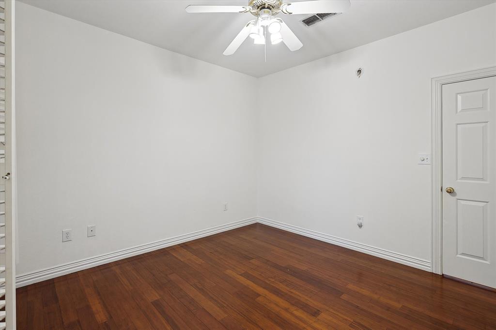 Denton, Texas, 76205, United States, 4 Bedrooms Bedrooms, ,4 BathroomsBathrooms,Residential,For Sale,1915796