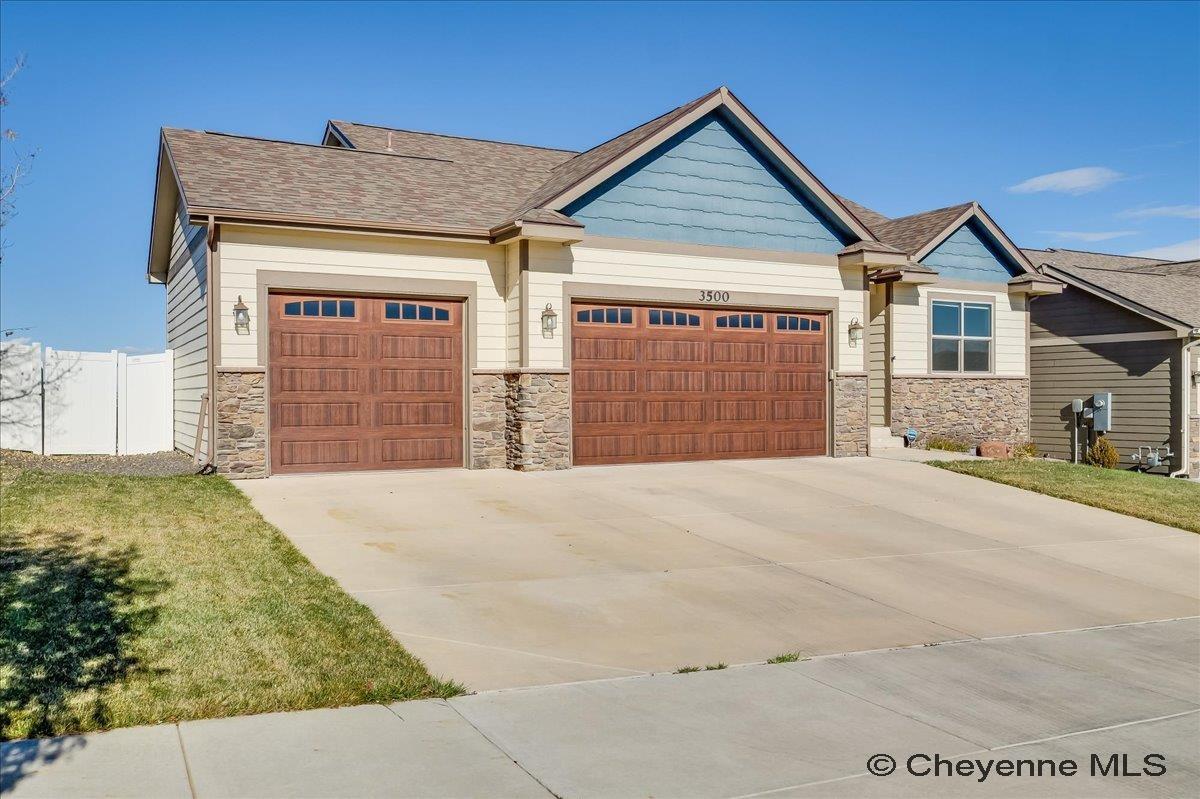 Cheyenne, Wyoming, 82009, United States, 5 Bedrooms Bedrooms, ,3 BathroomsBathrooms,Residential,For Sale,1989726