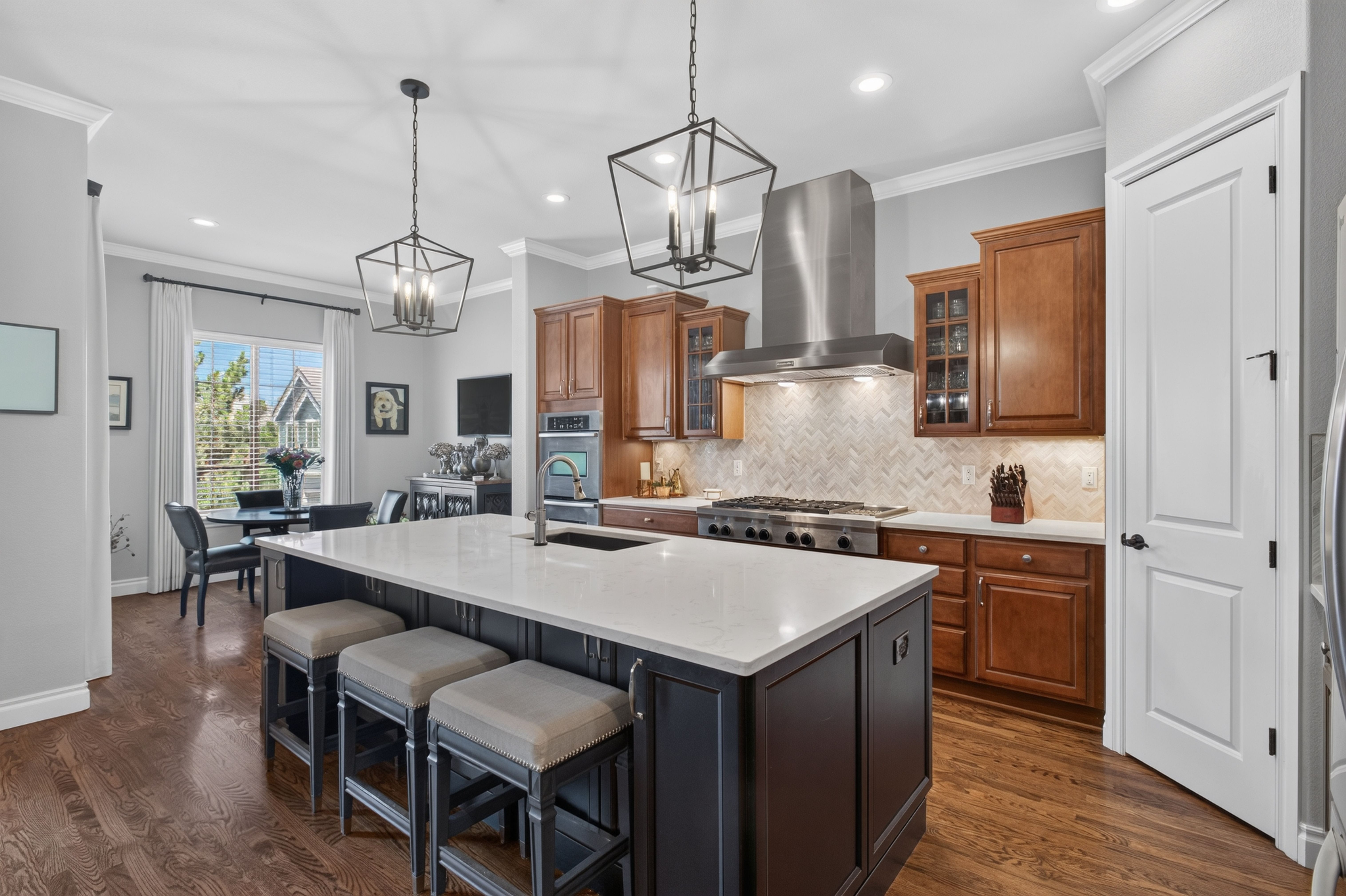  Turn-Key Lone Tree Luxury: Renovated Home with Chef
