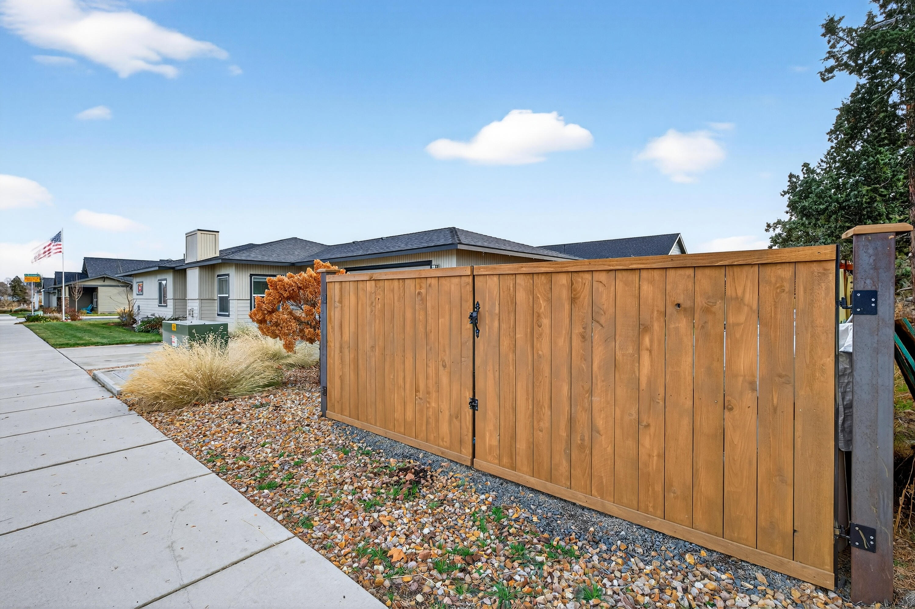 Redmond, Oregon, 97756, United States, 3 Bedrooms Bedrooms, ,2 BathroomsBathrooms,Residential,For Sale,2007791