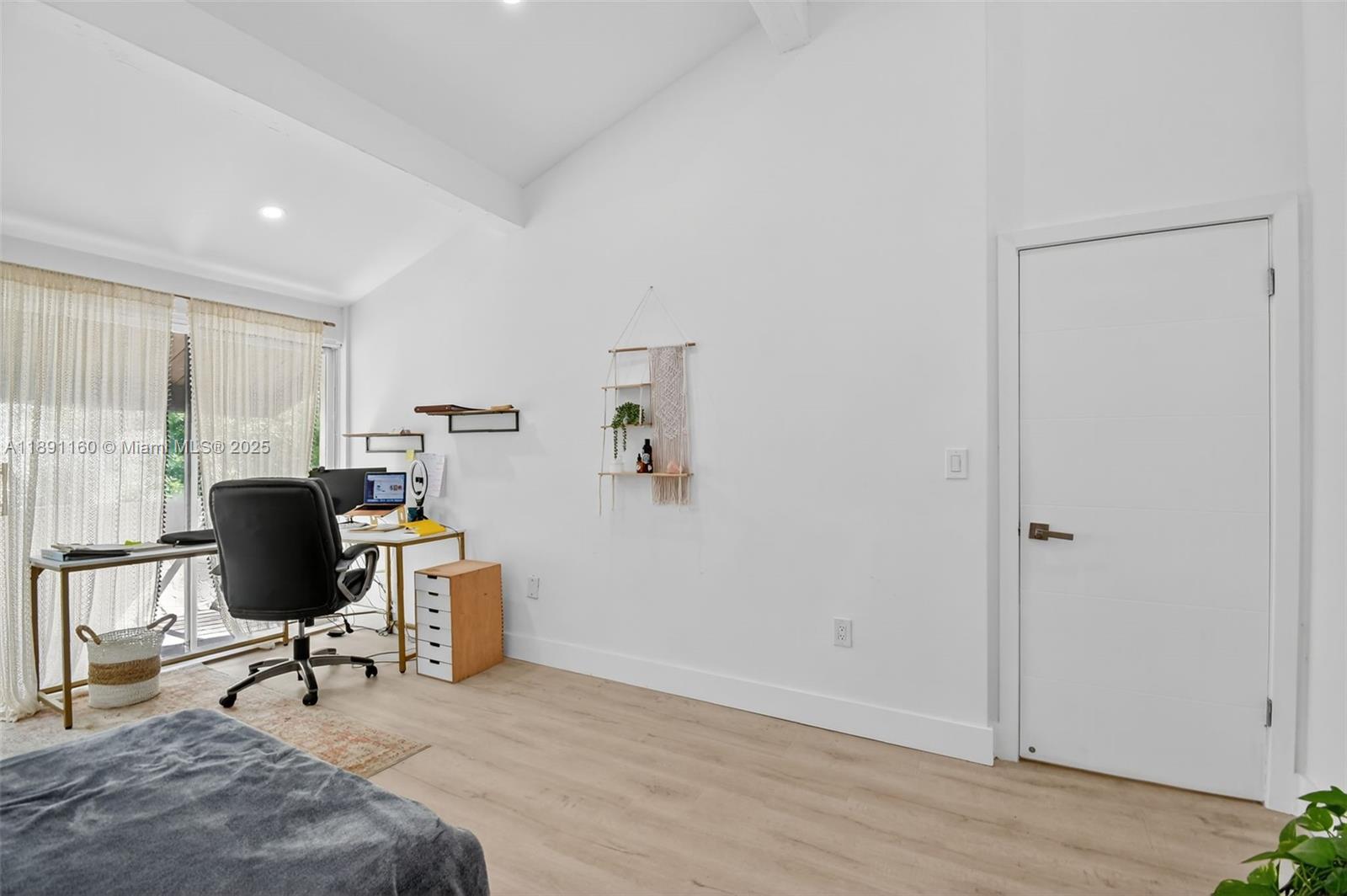 Miami, Florida, 33180, United States, 3 Bedrooms Bedrooms, ,3 BathroomsBathrooms,Residential,For Sale,1961045