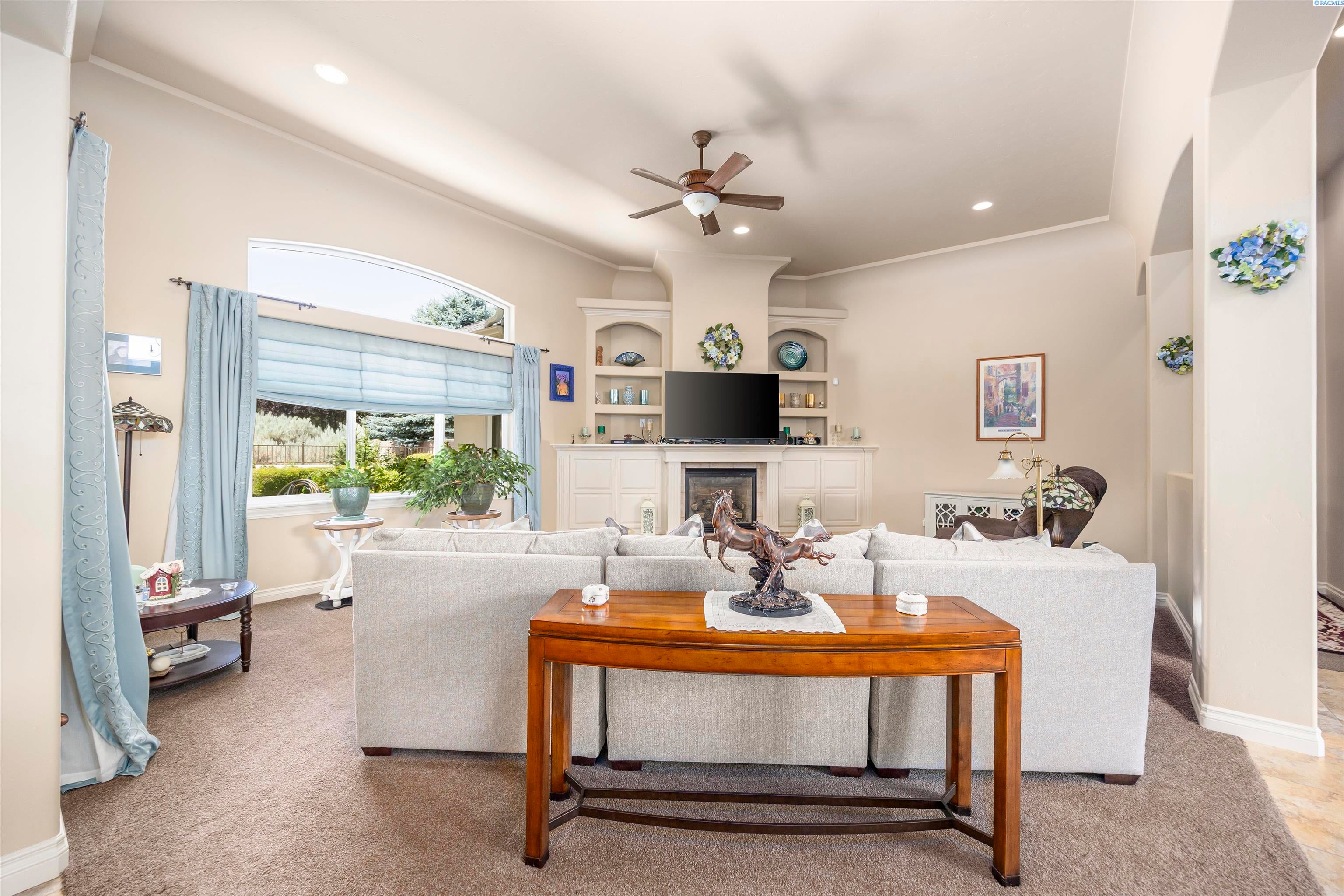 Richland, Washington, 99352, United States, 3 Bedrooms Bedrooms, ,3 BathroomsBathrooms,Residential,For Sale,1921029