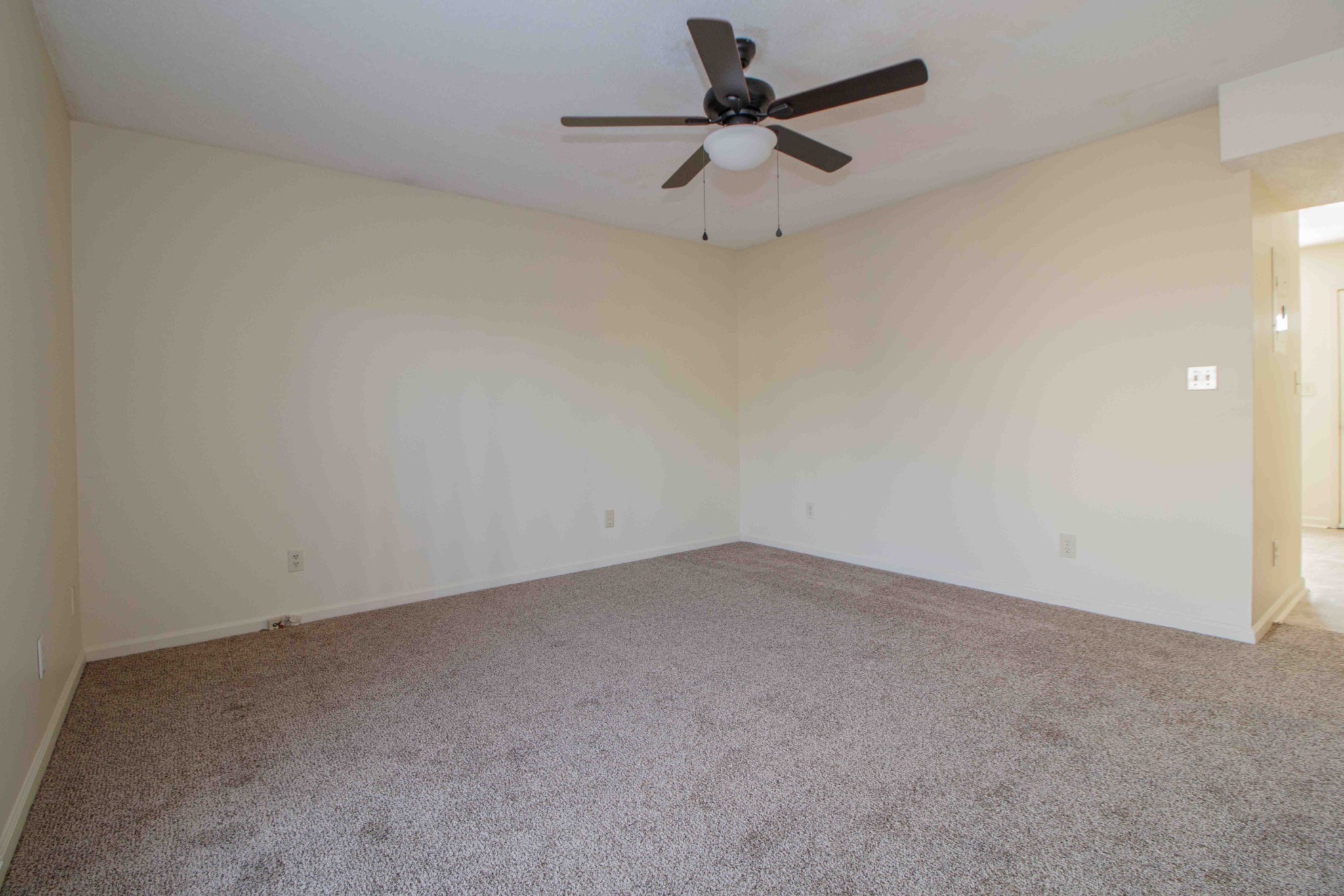 Clarksville, Tennessee, 37042, United States, ,Residential,For Sale,1943496