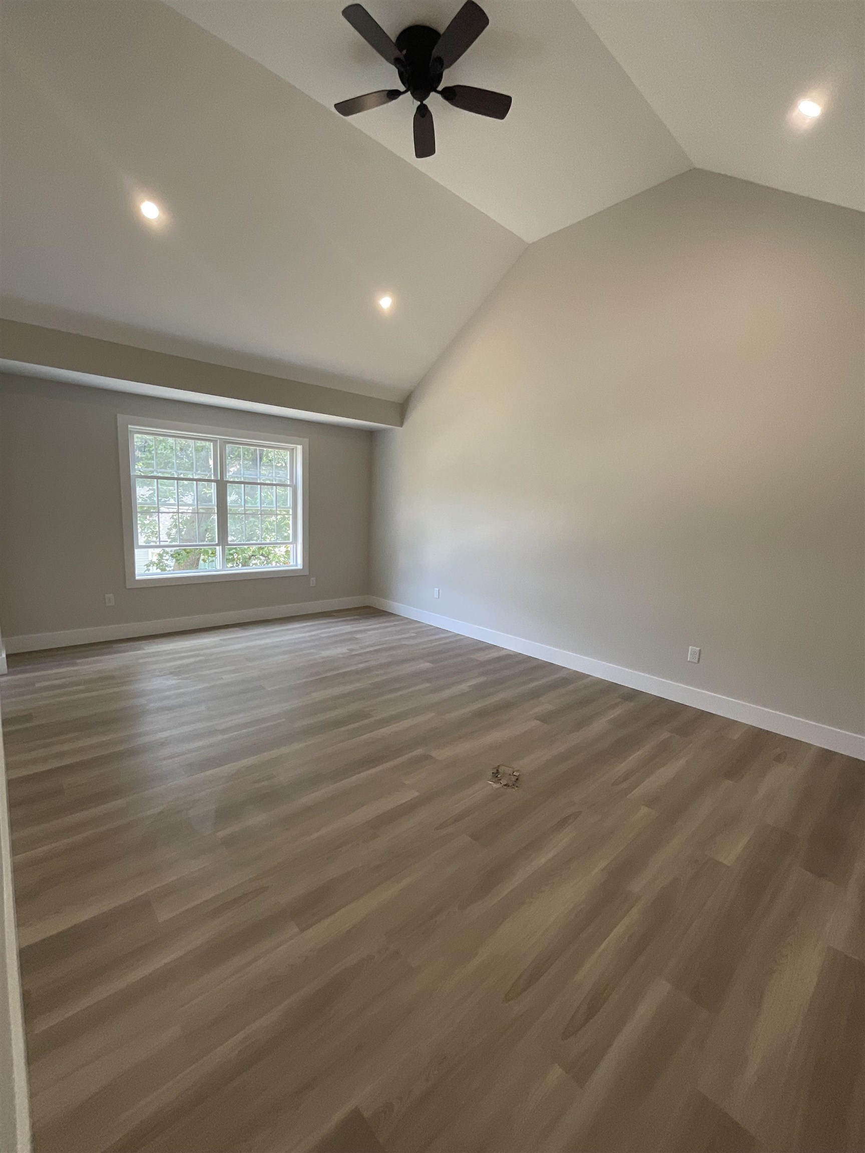 Manchester, New Hampshire, 03102, United States, 4 Bedrooms Bedrooms, ,3 BathroomsBathrooms,Residential,For Sale,1901440