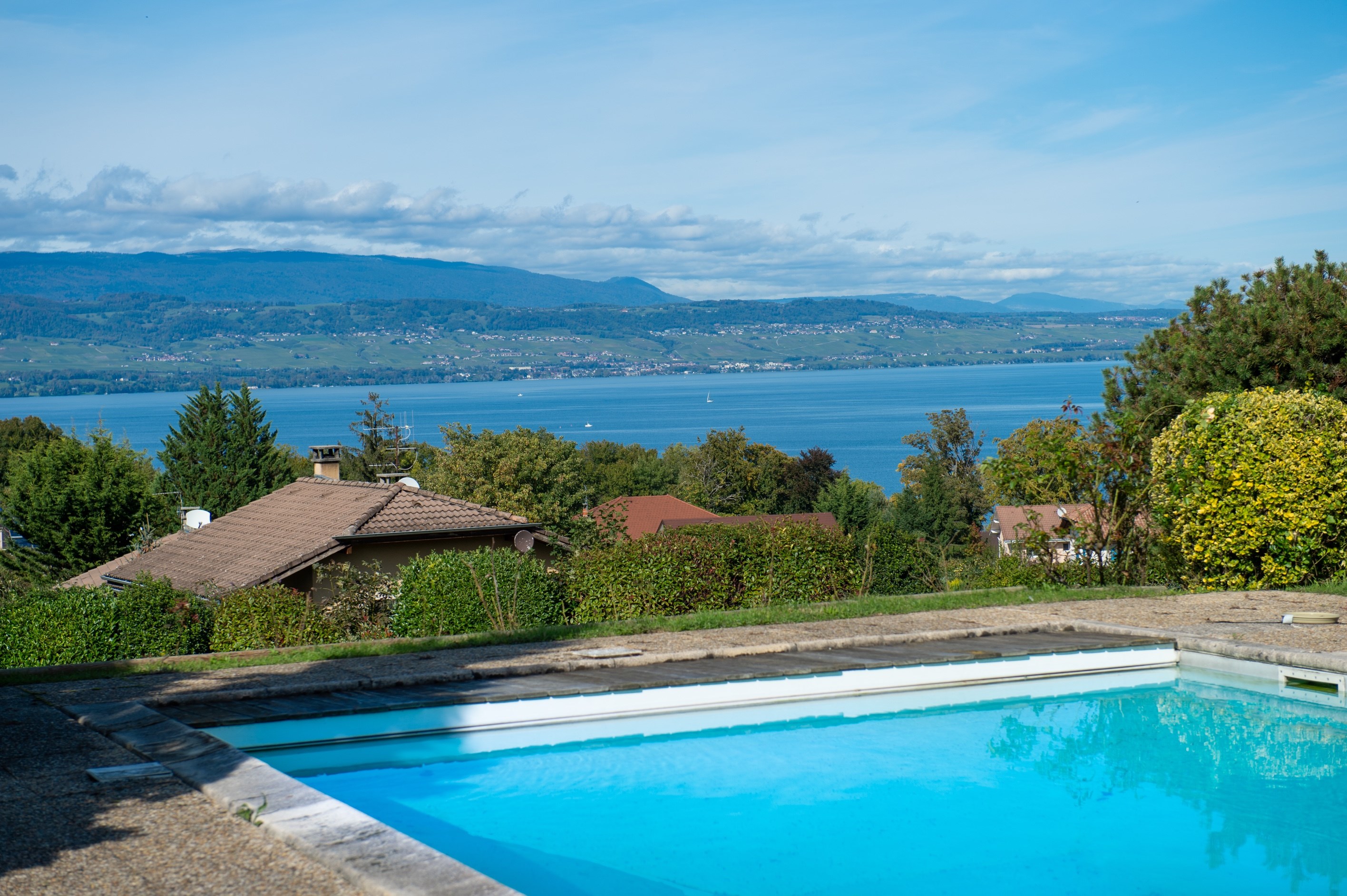  Family home in a peaceful setting with lake view - 物件實景