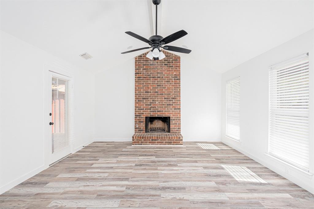 Dallas, Texas, 75214, United States, 3 Bedrooms Bedrooms, ,2 BathroomsBathrooms,Residential,For Sale,1987493