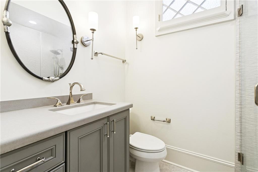 New Orleans, Louisiana, 70115, United States, 3 Bedrooms Bedrooms, ,5 BathroomsBathrooms,Residential,For Sale,2001784