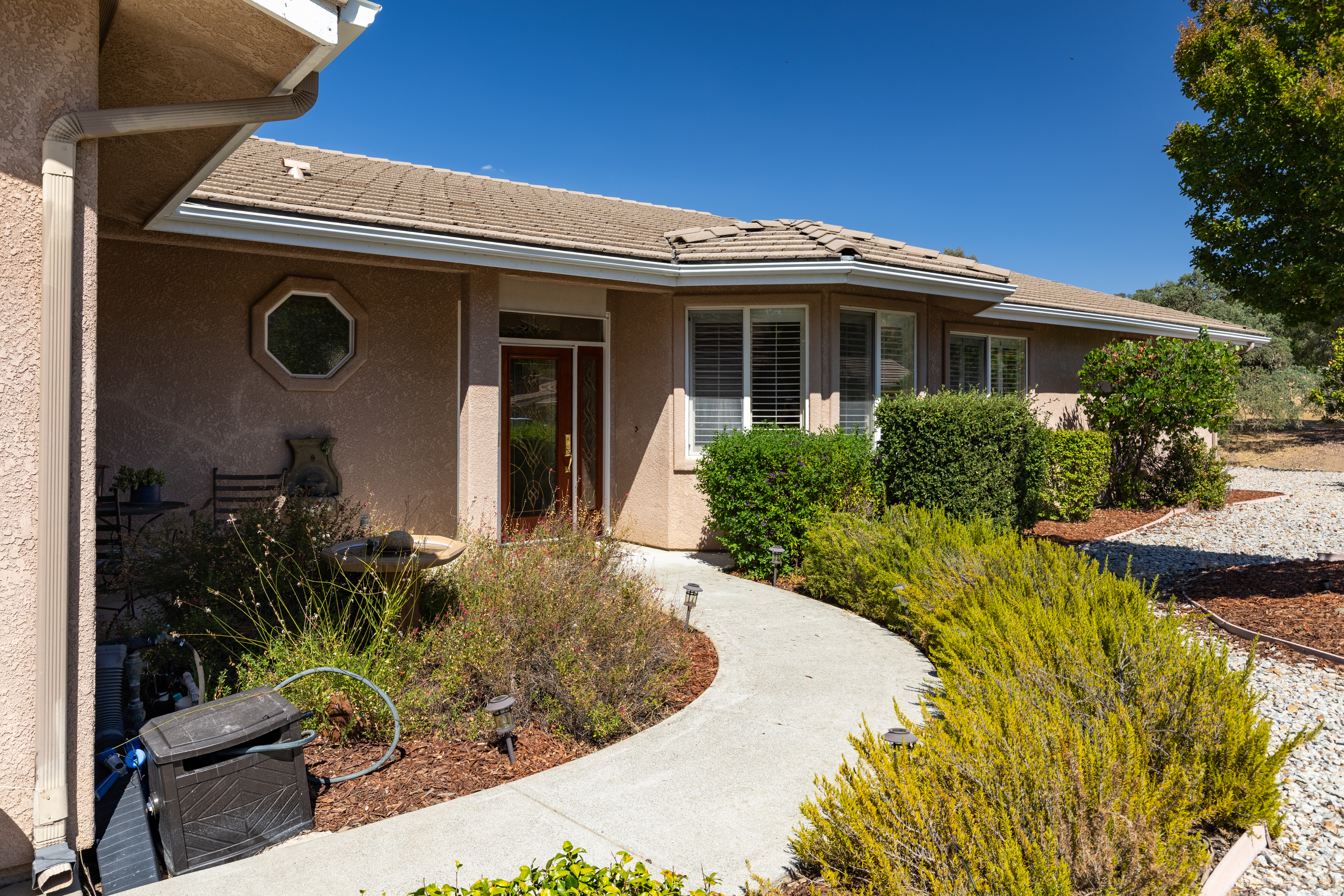  Stunning Lake Nacimiento Retreat with 6-Car Garage, Workshop & RV/Boat Parking - 物件實景