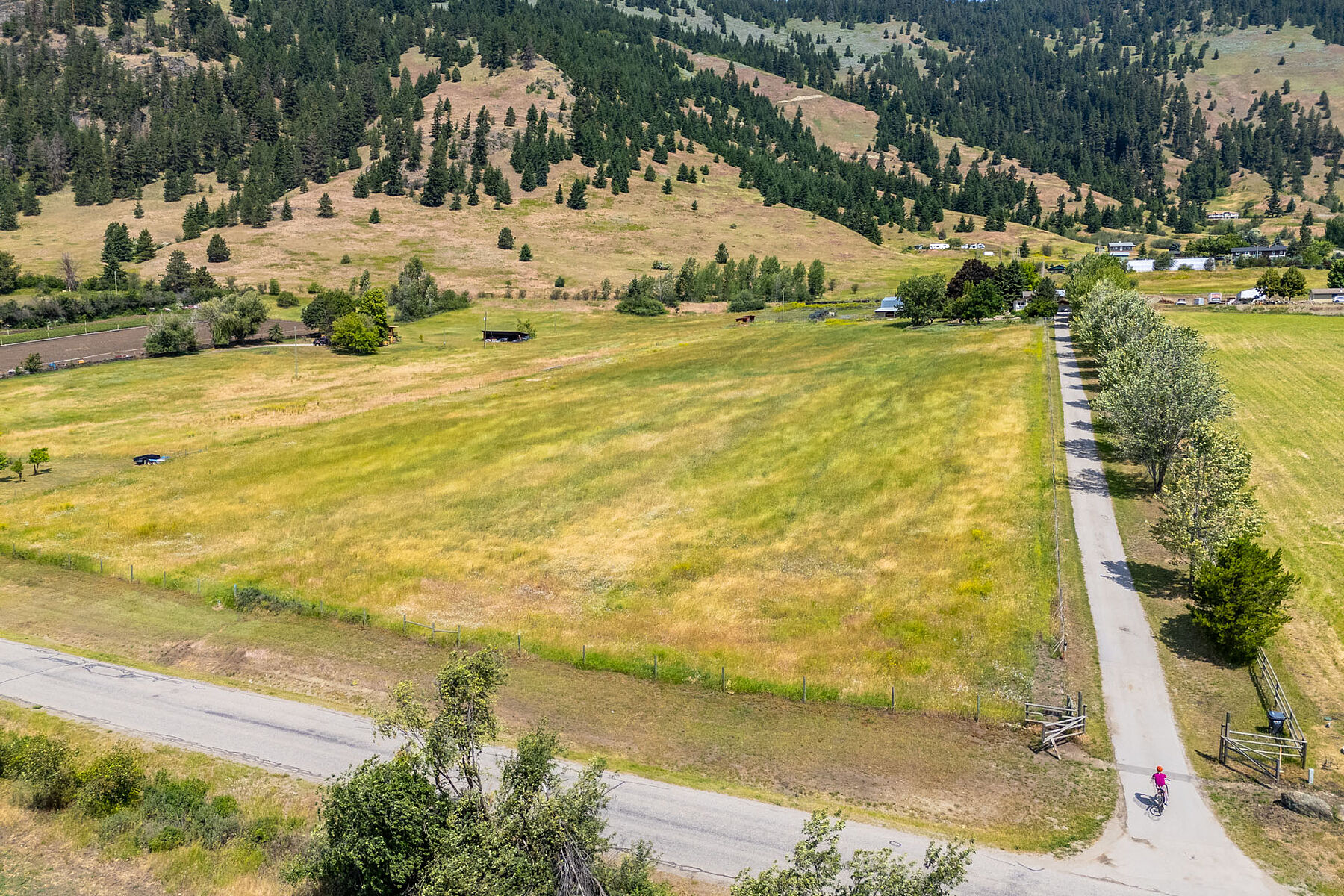  Ten Acres in Coldstream - 物件實景
