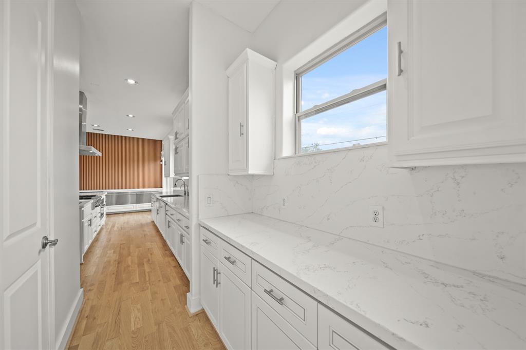 Houston, Texas, 77096, United States, 4 Bedrooms Bedrooms, ,6 BathroomsBathrooms,Residential,For Sale,1827201