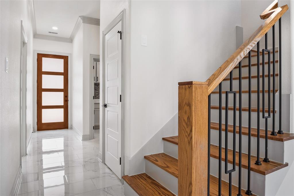 Dallas, Texas, 75212, United States, 4 Bedrooms Bedrooms, ,3 BathroomsBathrooms,Residential,For Sale,1930273