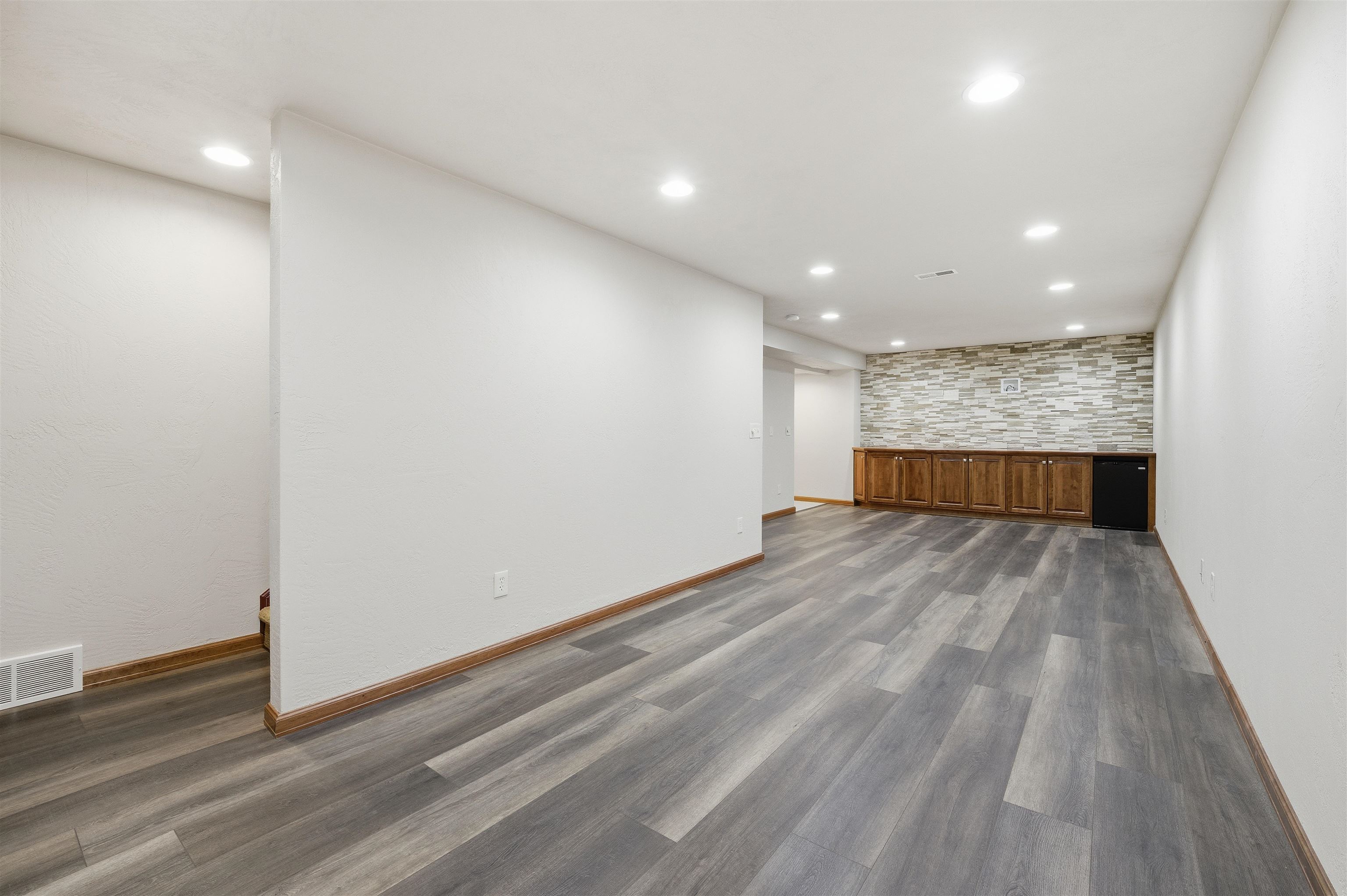 Oshkosh, Wisconsin, 54904, United States, 4 Bedrooms Bedrooms, ,4 BathroomsBathrooms,Residential,For Sale,2009649