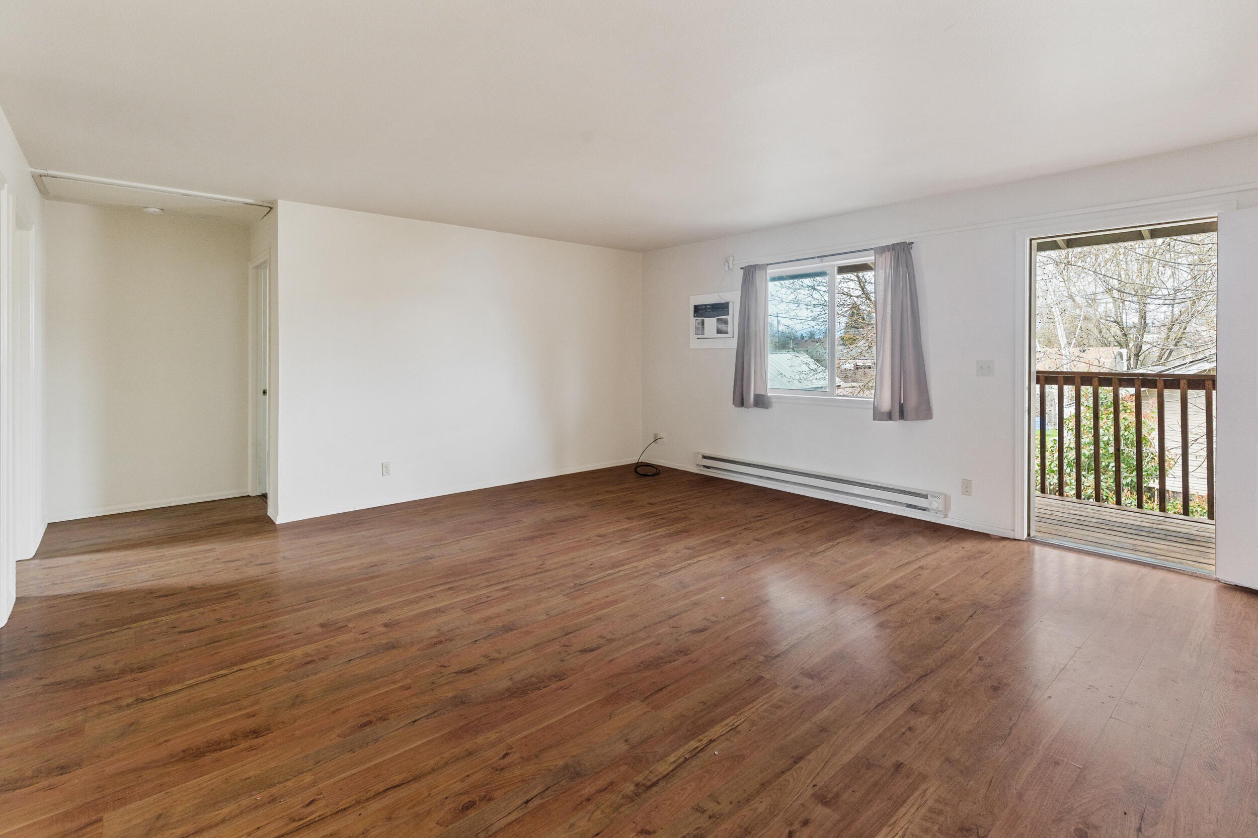 Grants Pass, Oregon, 97526, United States, ,Residential,For Sale,1916404