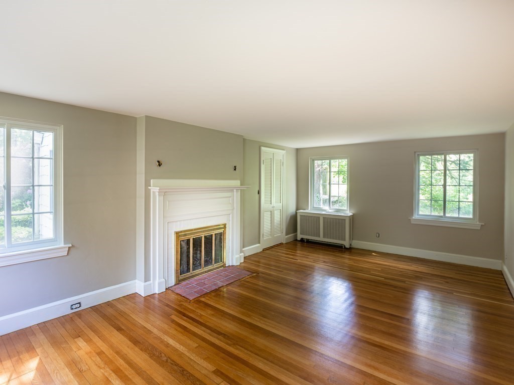 Brockton, Massachusetts, 02301, United States, 5 Bedrooms Bedrooms, ,3 BathroomsBathrooms,Residential,For Sale,1879752
