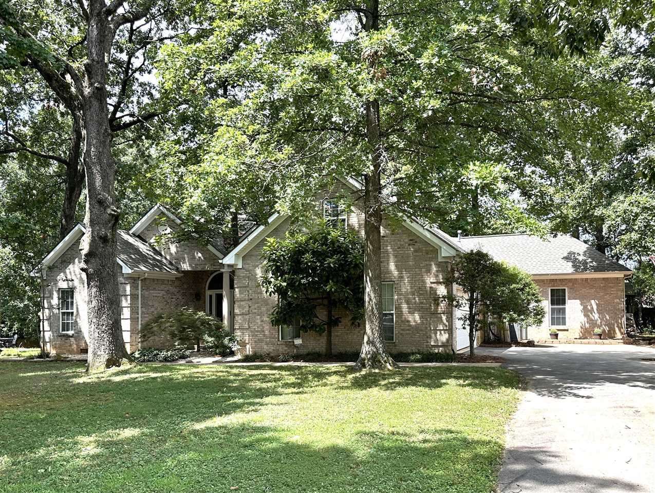 Bowling Green, Kentucky, 42104, United States, 5 Bedrooms Bedrooms, ,3 BathroomsBathrooms,Residential,For Sale,1907465