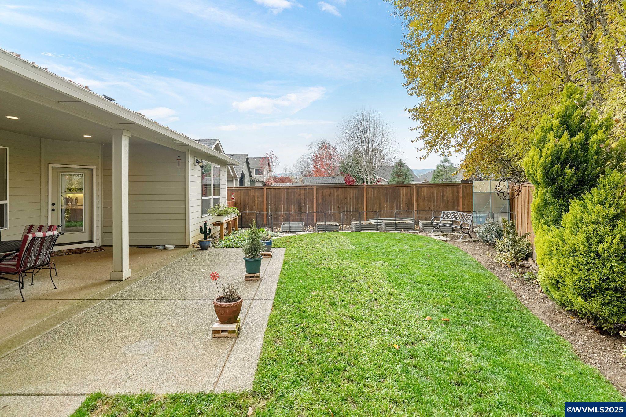 Dallas, Oregon, 97338, United States, 4 Bedrooms Bedrooms, ,2 BathroomsBathrooms,Residential,For Sale,1991904