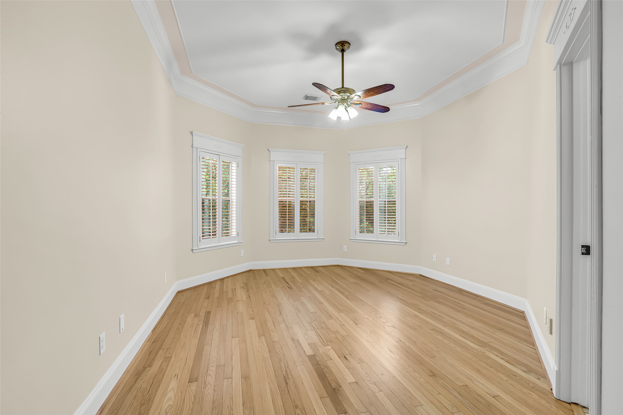  3201 White Oak Drive - 物件實景