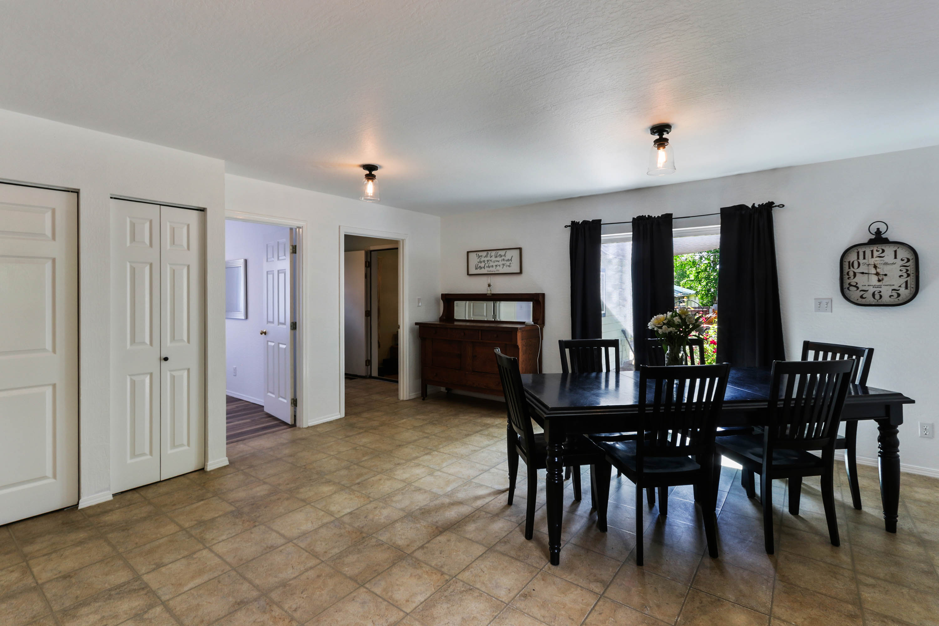 Sandpoint, Idaho, 83864, United States, 4 Bedrooms Bedrooms, ,2 BathroomsBathrooms,Residential,For Sale,1928648