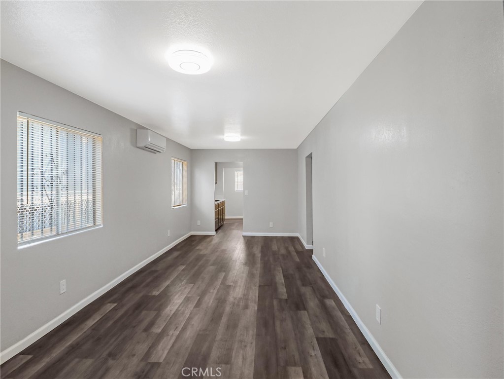 Los Angeles, California, 90003, United States, 5 Bedrooms Bedrooms, ,3 BathroomsBathrooms,Residential,For Sale,1935114