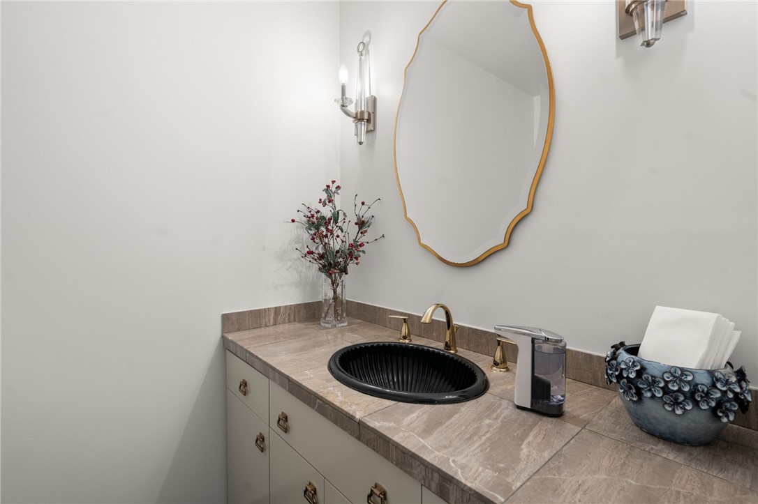 Cranston, Rhode Island, 02920, United States, 3 Bedrooms Bedrooms, ,4 BathroomsBathrooms,Residential,For Sale,1993261