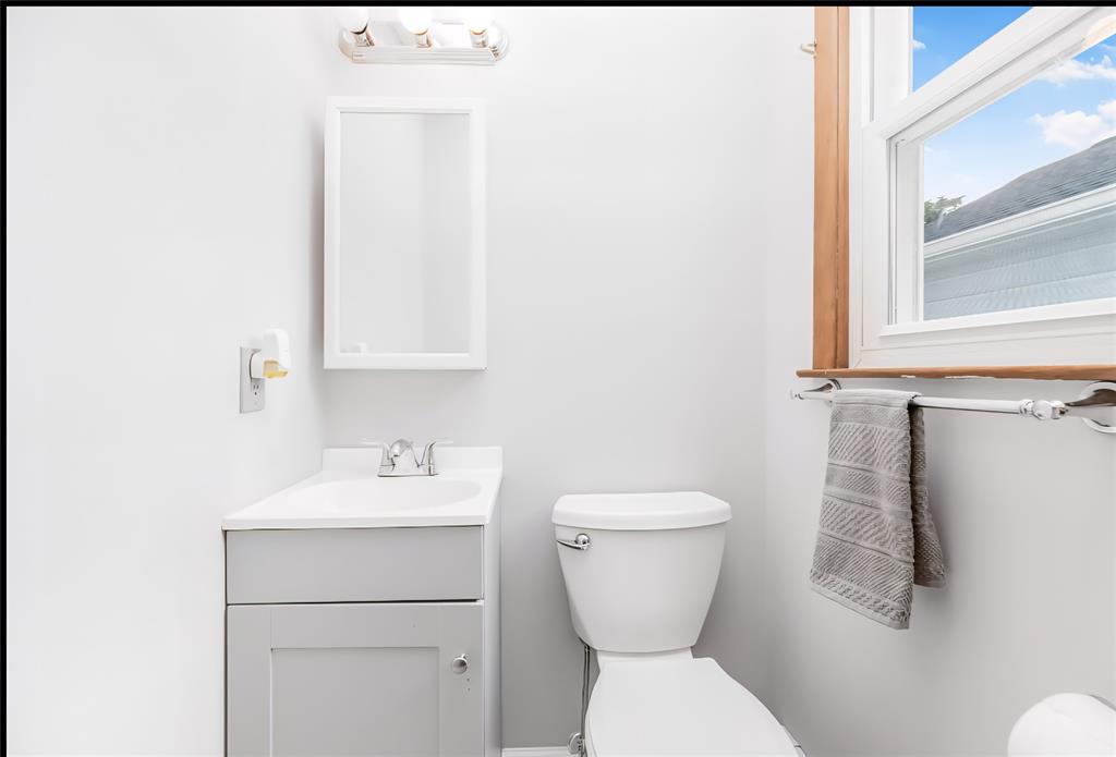 Yonkers, New York, 10701, United States, 3 Bedrooms Bedrooms, ,3 BathroomsBathrooms,Residential,For Sale,1983321