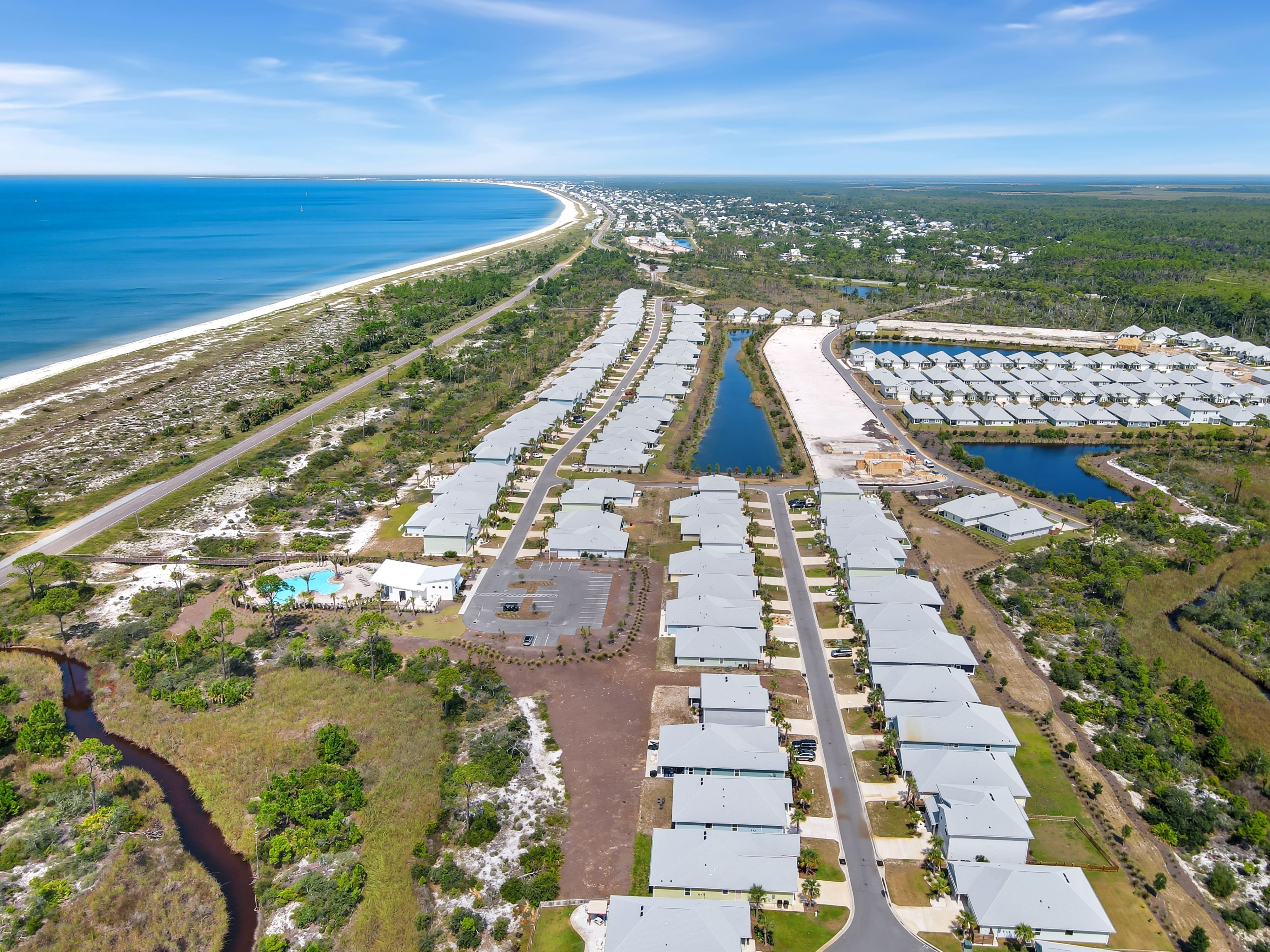  Coastal Retreat With Resort Amenities In WindMark Beach - 物件實景